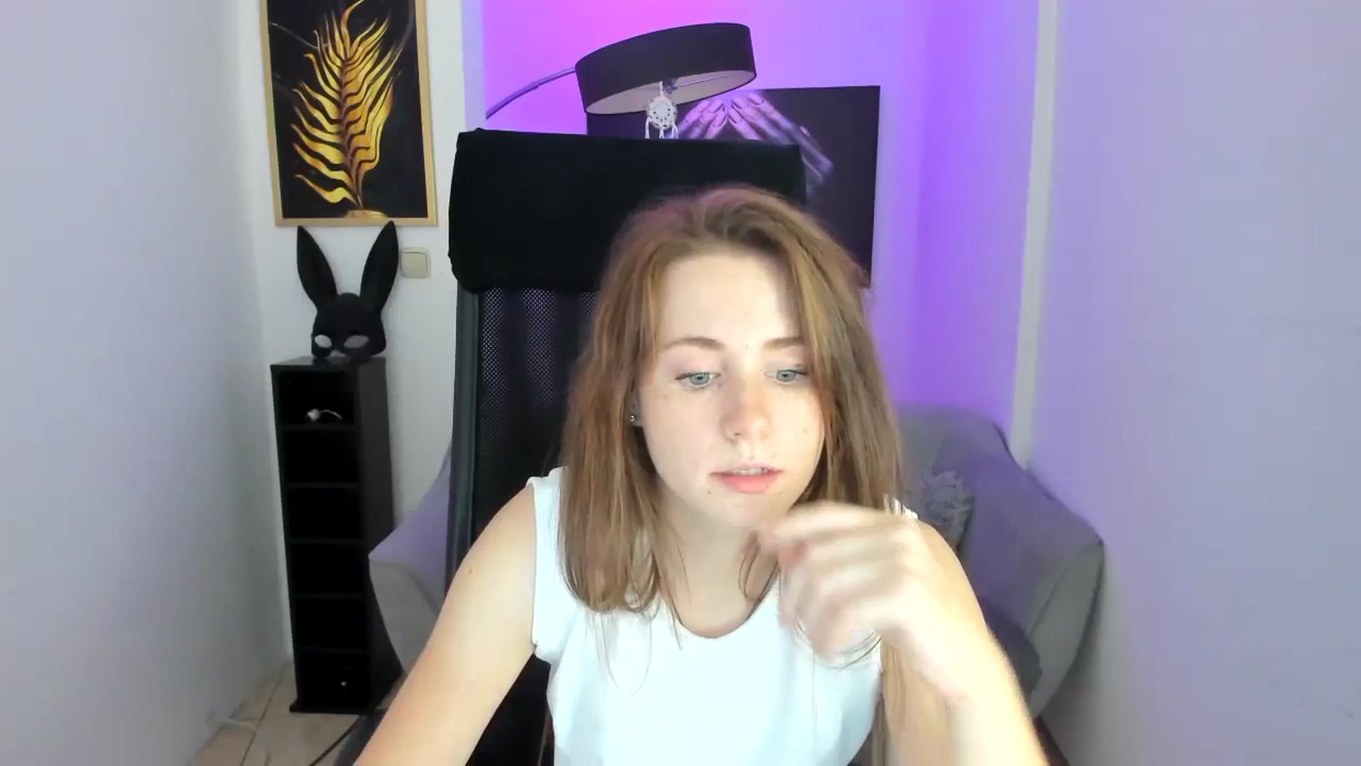 Gallery image thumbnail from Moonshinee's myfreecams stream on, 11/10/2024, 20:58 image 4 of 20