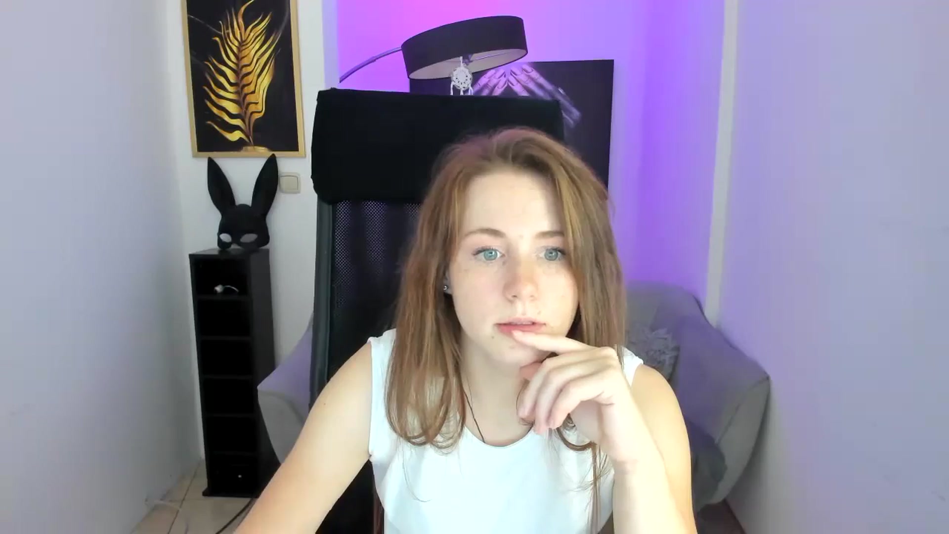 Gallery image thumbnail from Moonshinee's myfreecams stream on, 11/10/2024, 20:58 image 8 of 20