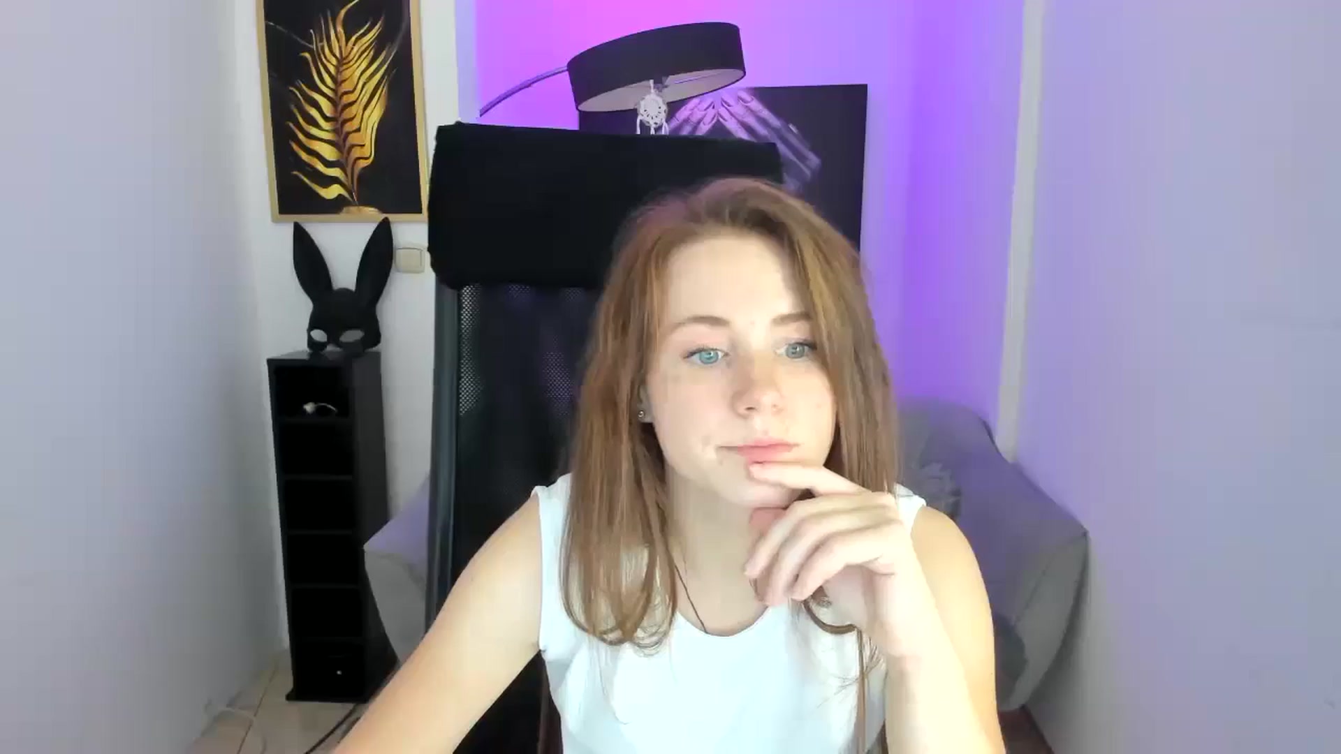 Gallery image thumbnail from Moonshinee's myfreecams stream on, 11/10/2024, 20:58 image 9 of 20