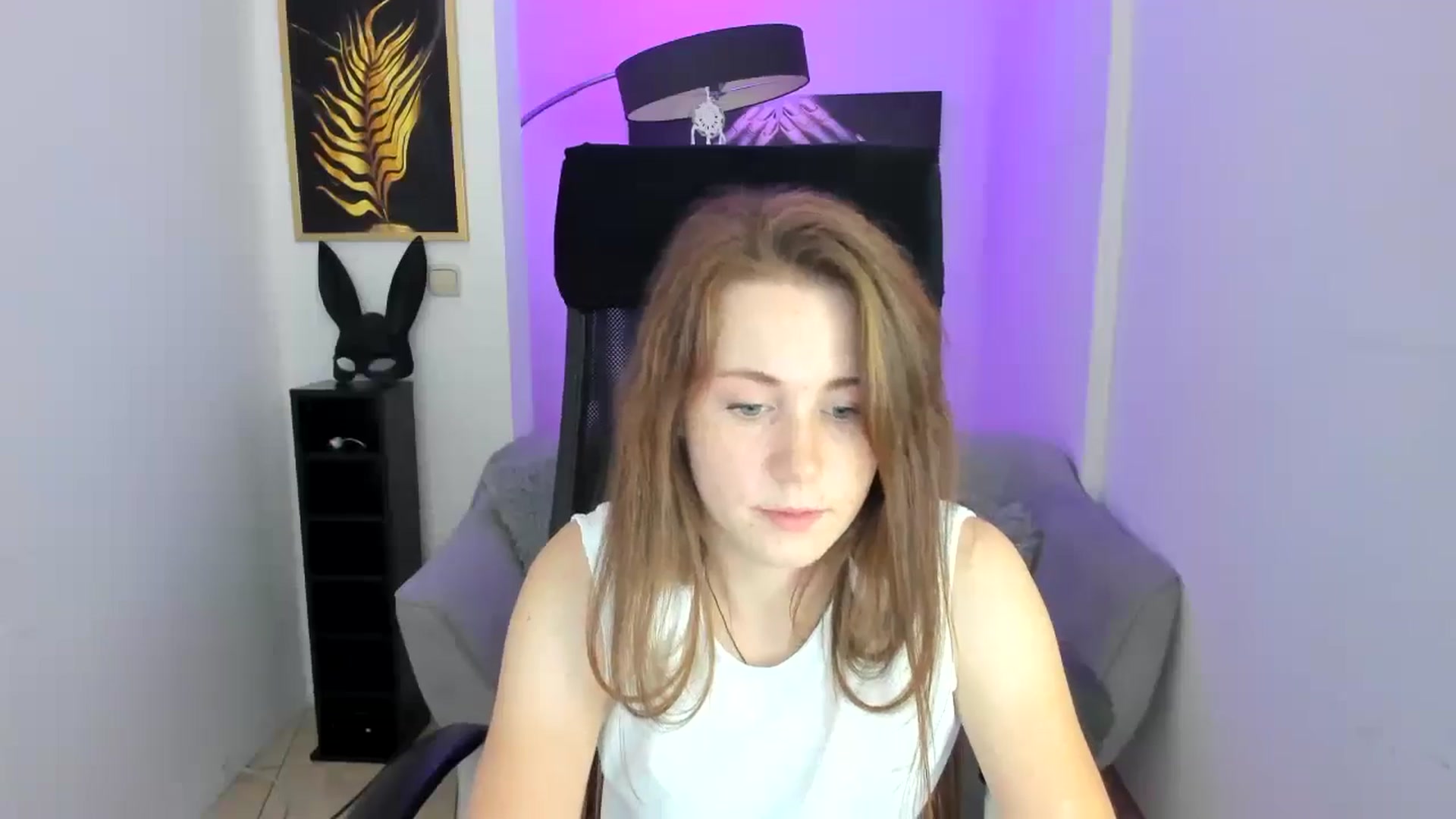 Gallery image thumbnail from Moonshinee's myfreecams stream on, 11/10/2024, 20:58 image 13 of 20