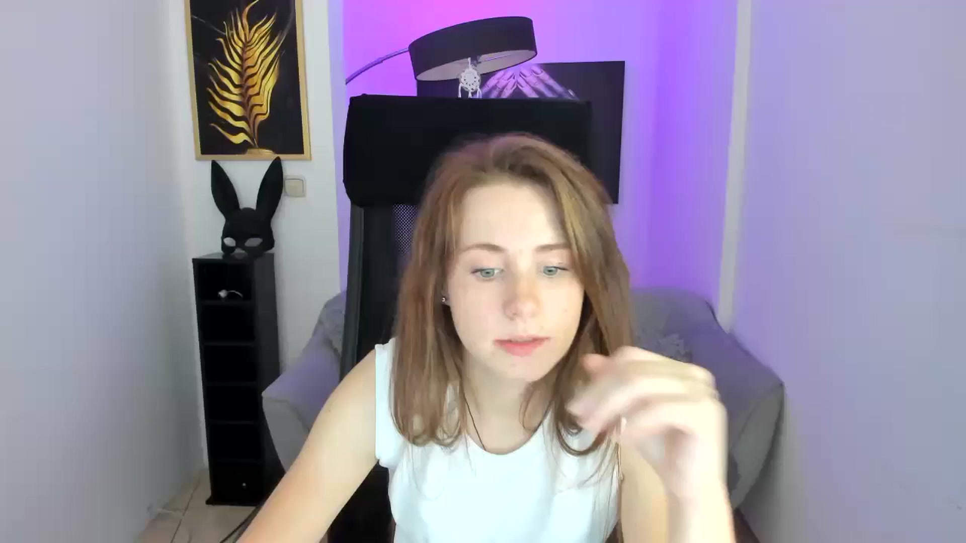 Gallery image thumbnail from Moonshinee's myfreecams stream on, 11/10/2024, 20:58 image 6 of 20