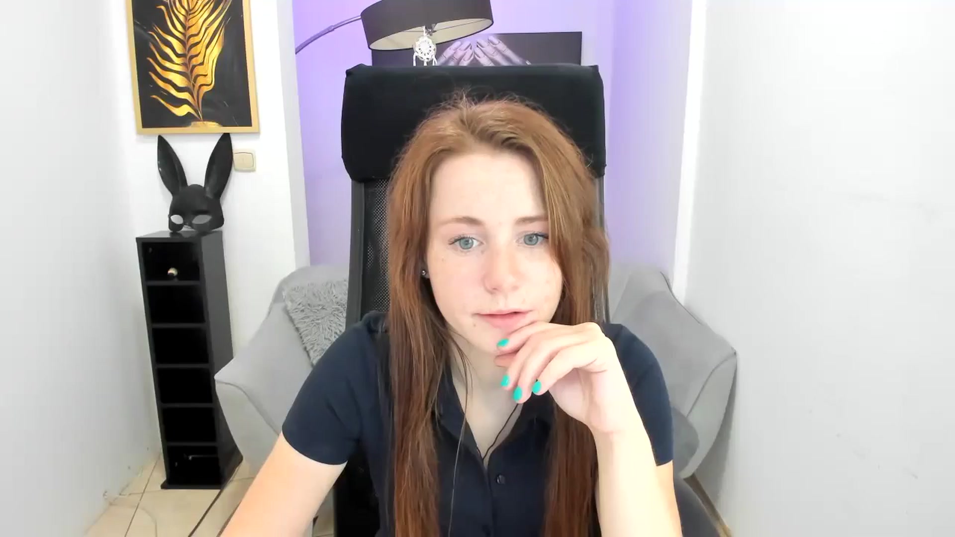 Gallery image thumbnail from Moonshinee's myfreecams stream on, 11/13/2024, 17:19 image 10 of 20
