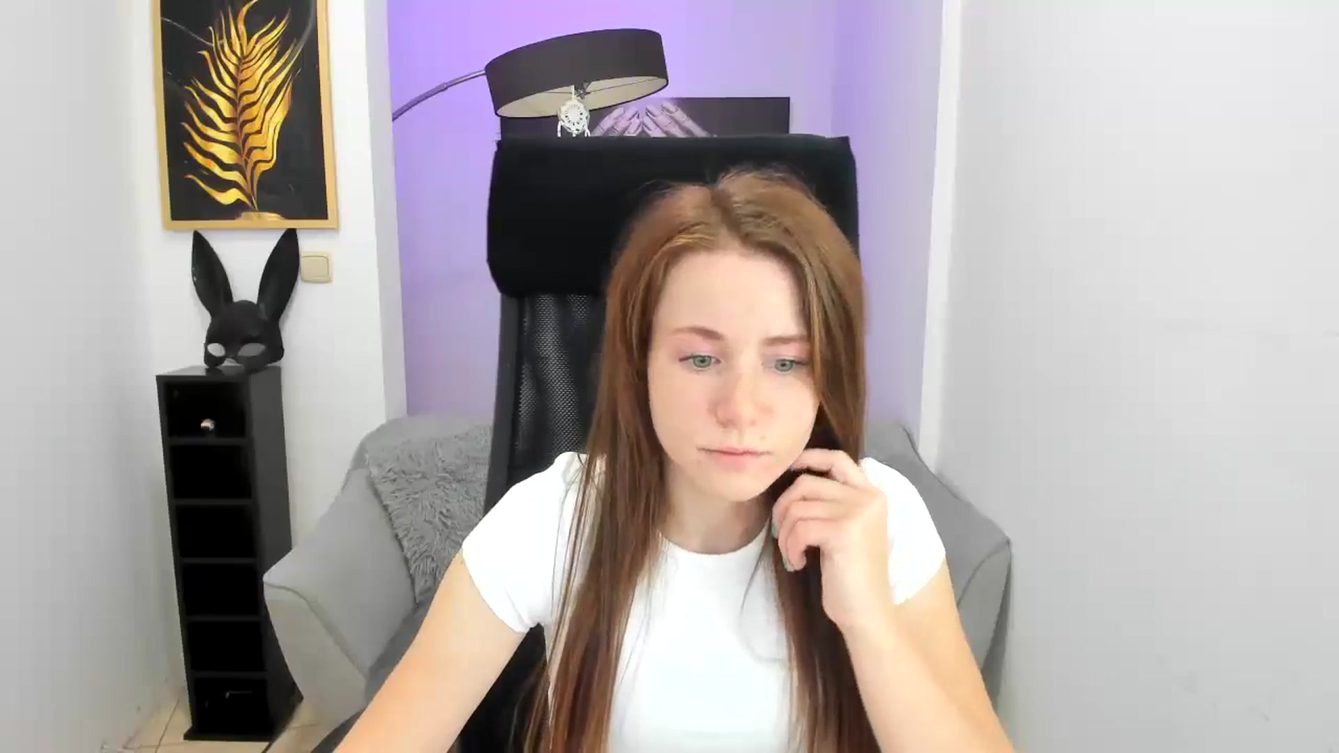 Gallery image thumbnail from Moonshinee's myfreecams stream on, 11/14/2024, 13:35 image 8 of 20