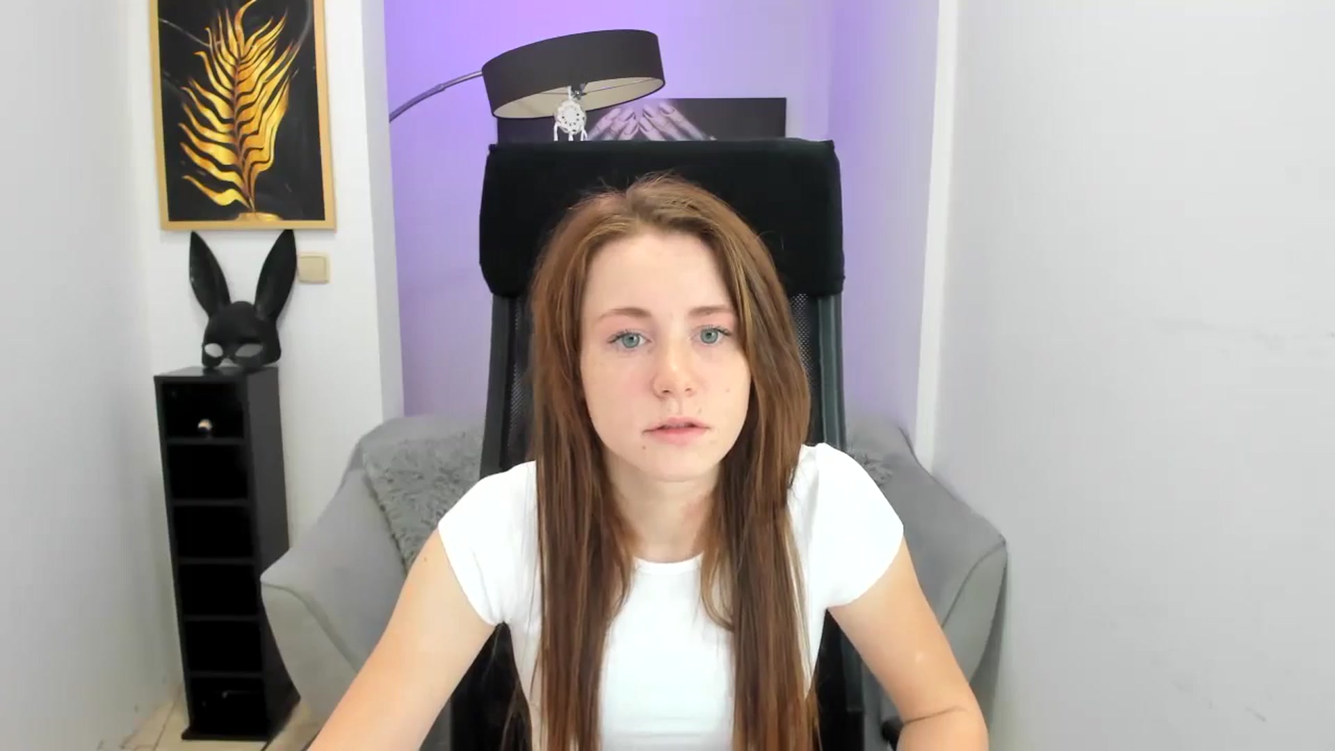 Gallery image thumbnail from Moonshinee's myfreecams stream on, 11/14/2024, 13:35 image 16 of 20