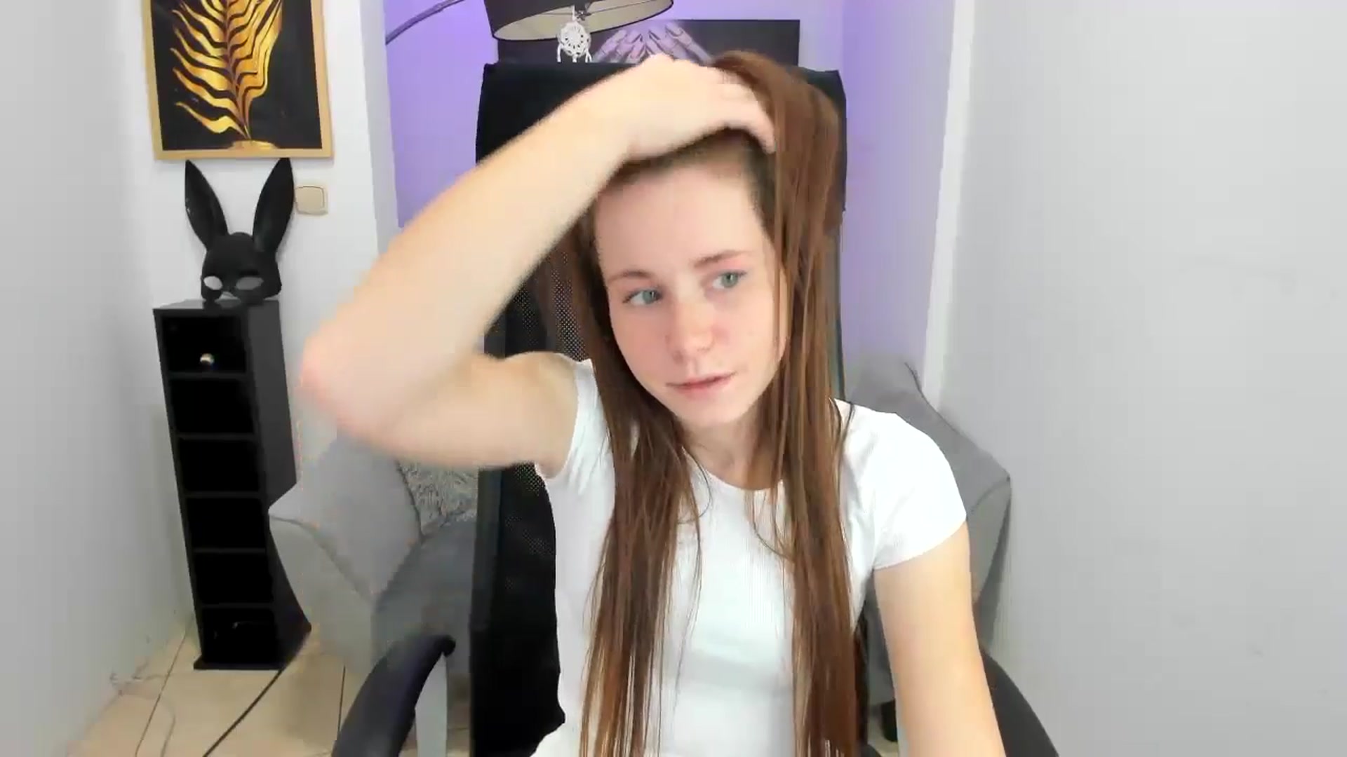 Gallery image thumbnail from Moonshinee's myfreecams stream on, 11/14/2024, 14:10 image 16 of 20