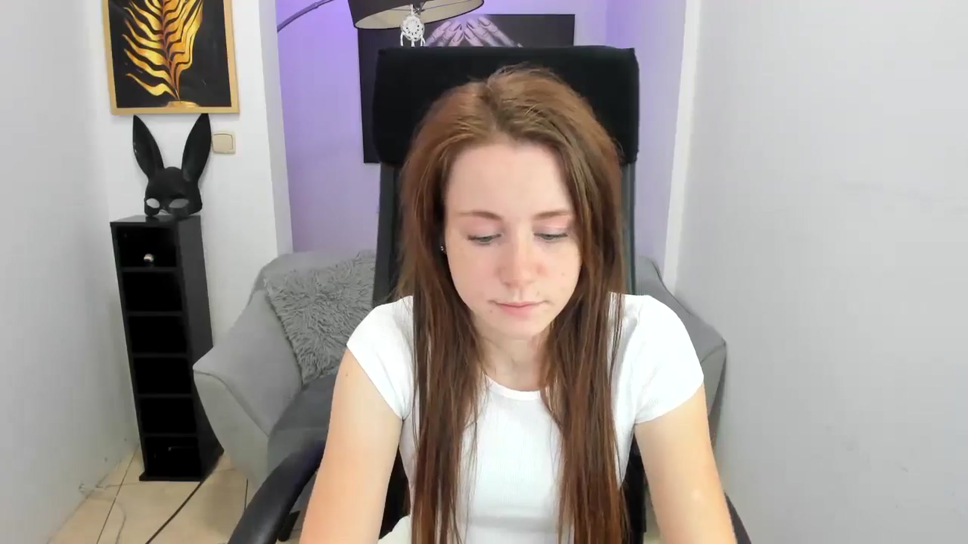 Gallery image thumbnail from Moonshinee's myfreecams stream on, 11/14/2024, 14:10 image 4 of 20