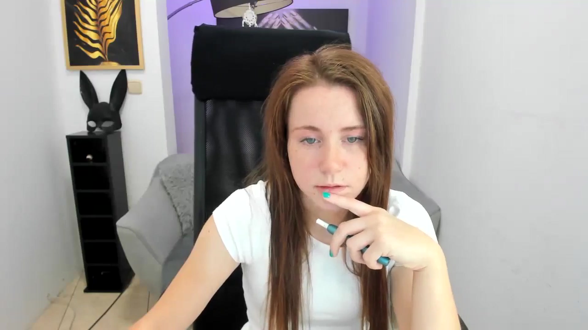 Gallery image thumbnail from Moonshinee's myfreecams stream on, 11/14/2024, 14:10 image 14 of 20
