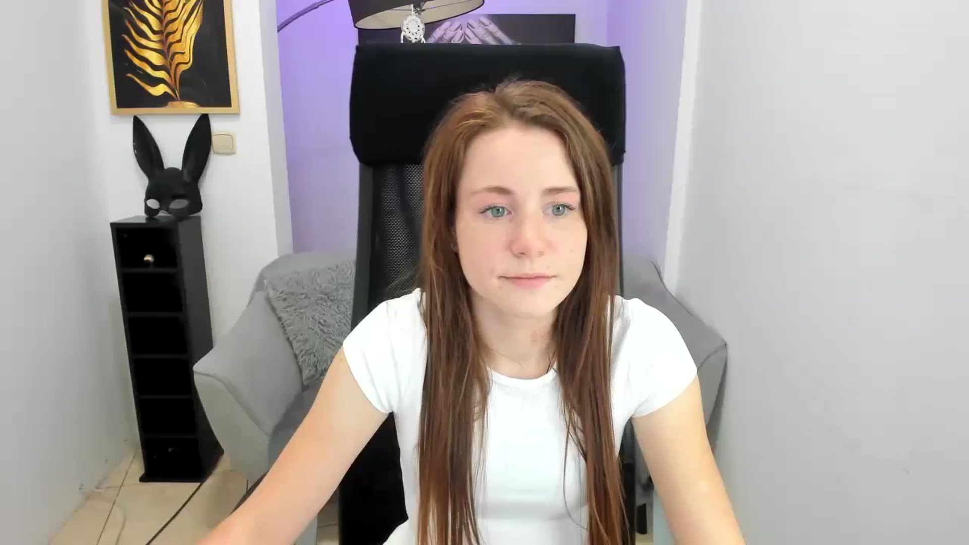 Gallery image thumbnail from Moonshinee's myfreecams stream on, 11/14/2024, 15:03 image 19 of 20