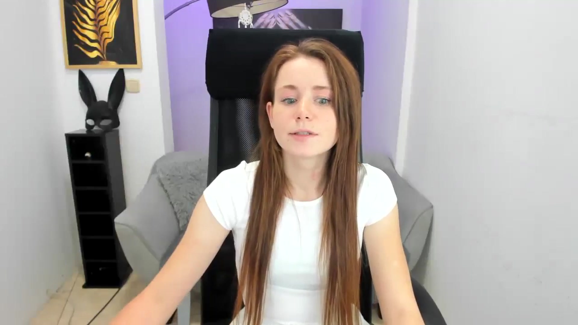 Gallery image thumbnail from Moonshinee's myfreecams stream on, 11/14/2024, 15:03 image 4 of 20