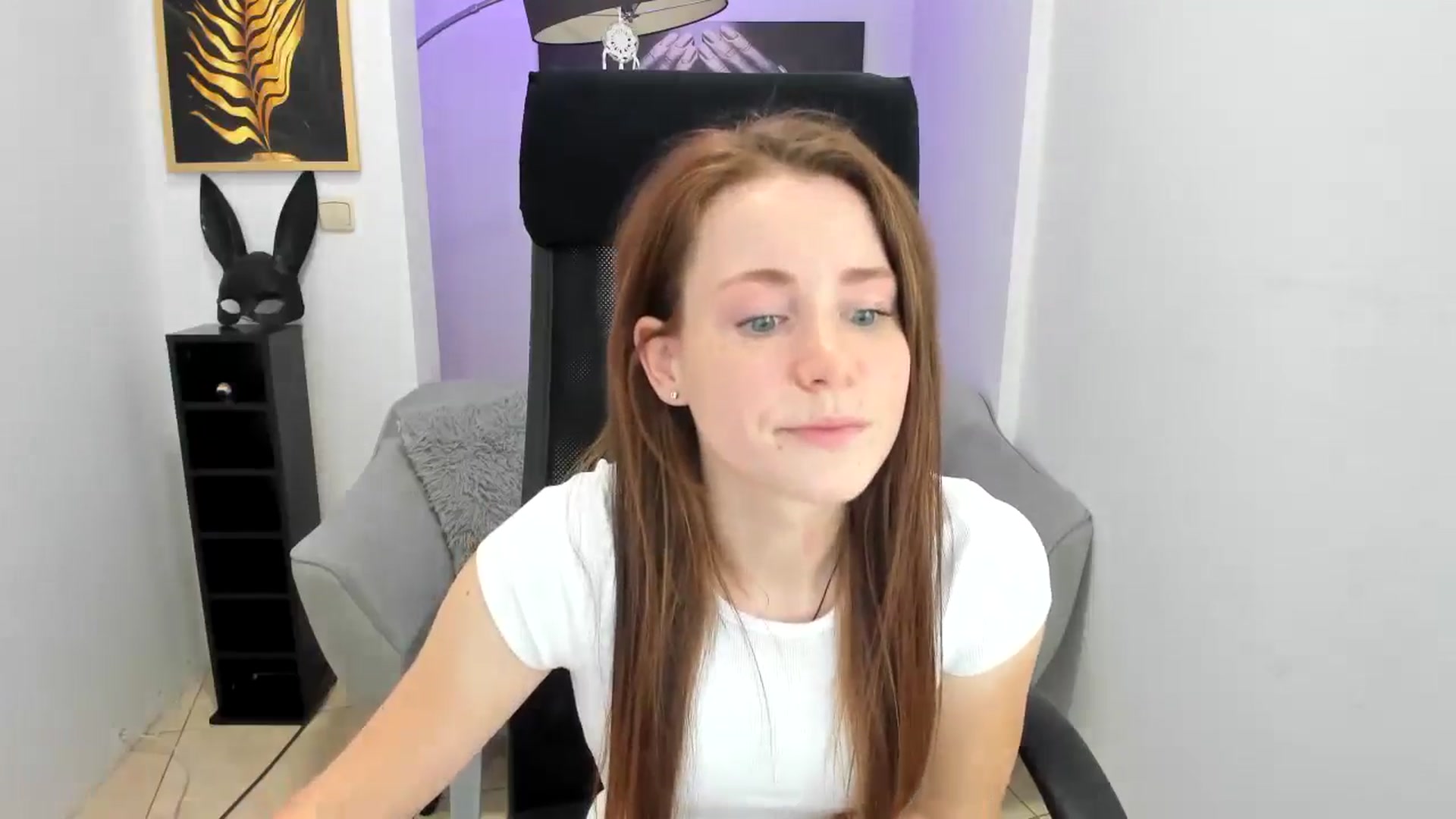 Gallery image thumbnail from Moonshinee's myfreecams stream on, 11/14/2024, 15:03 image 3 of 20