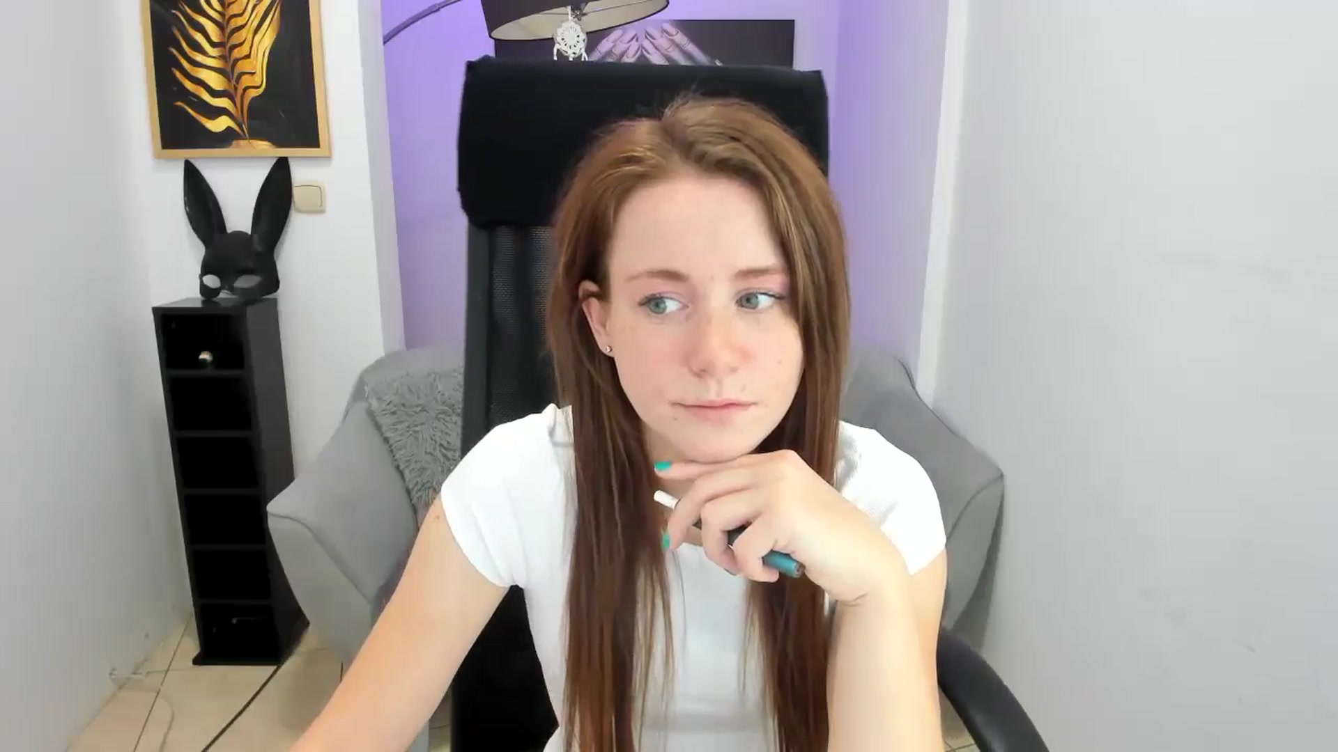 Gallery image thumbnail from Moonshinee's myfreecams stream on, 11/14/2024, 15:03 image 2 of 20