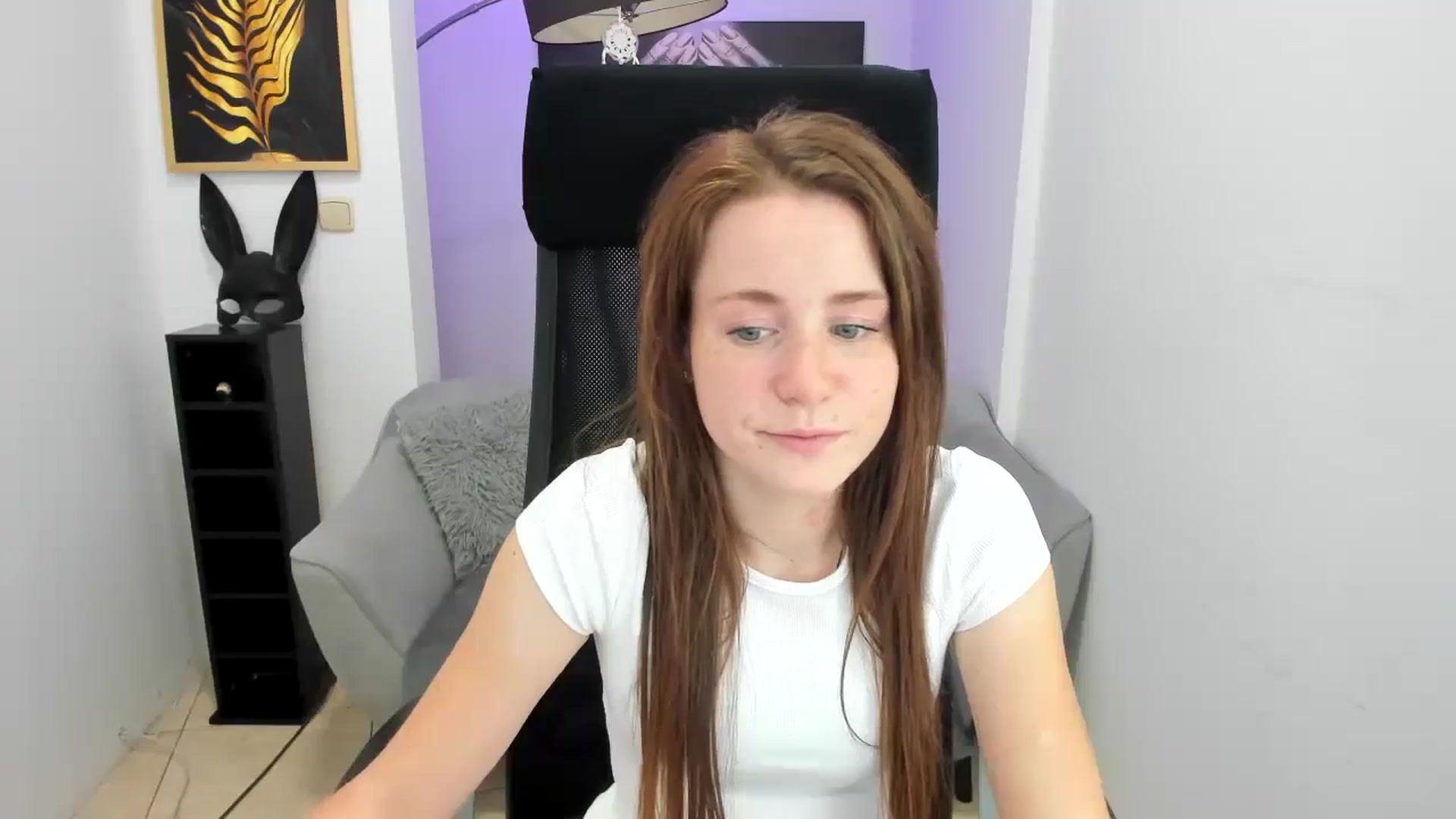 Gallery image thumbnail from Moonshinee's myfreecams stream on, 11/14/2024, 15:03 image 18 of 20