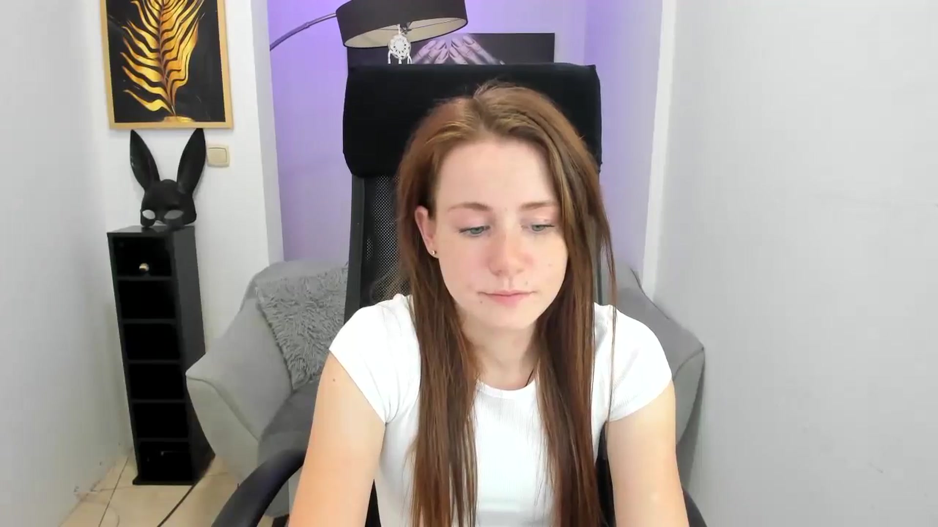 Gallery image thumbnail from Moonshinee's myfreecams stream on, 11/14/2024, 15:35 image 10 of 20