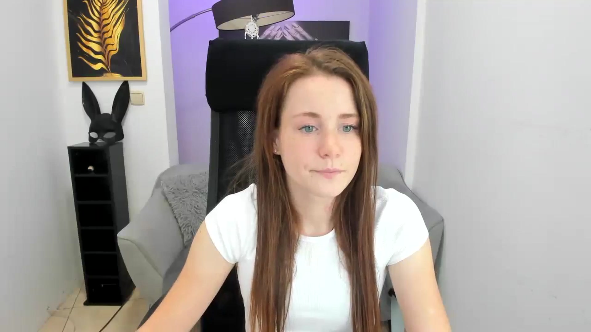 Gallery image thumbnail from Moonshinee's myfreecams stream on, 11/14/2024, 15:35 image 16 of 20