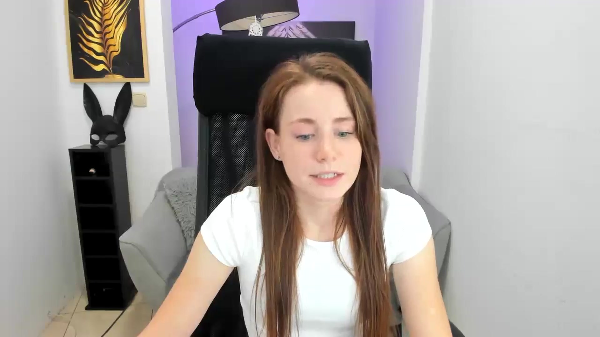 Gallery image thumbnail from Moonshinee's myfreecams stream on, 11/14/2024, 17:11 image 13 of 20