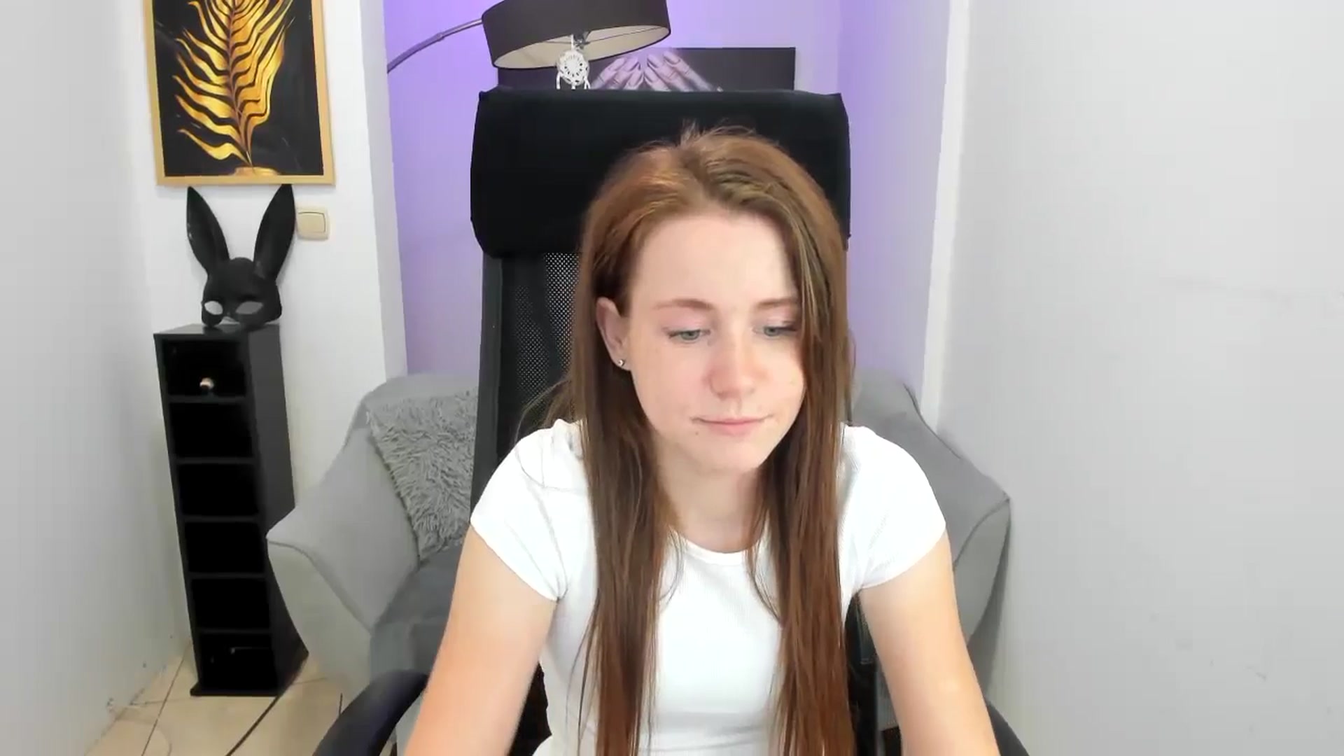 Gallery image thumbnail from Moonshinee's myfreecams stream on, 11/14/2024, 17:11 image 12 of 20