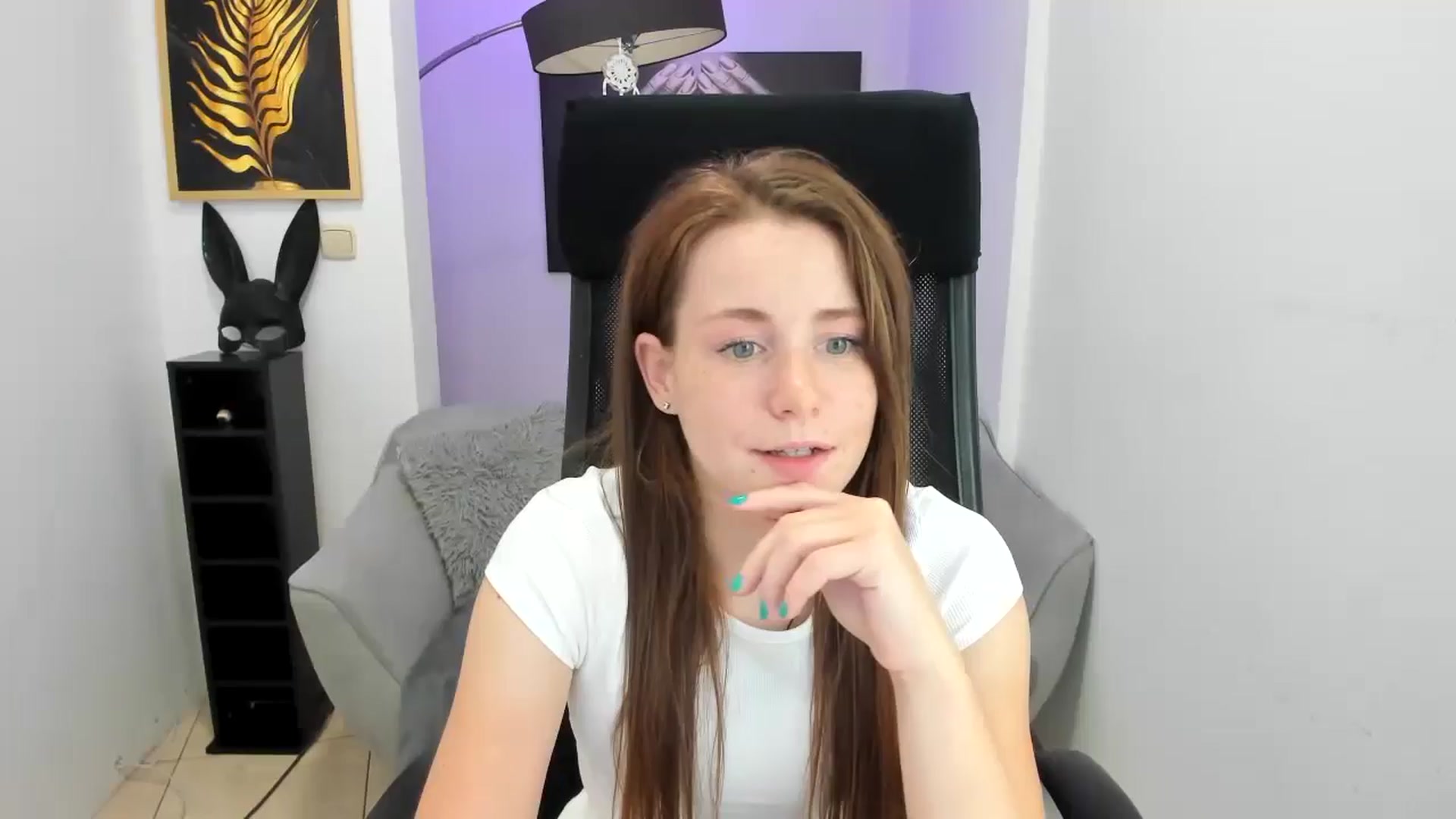 Gallery image thumbnail from Moonshinee's myfreecams stream on, 11/14/2024, 17:11 image 1 of 20