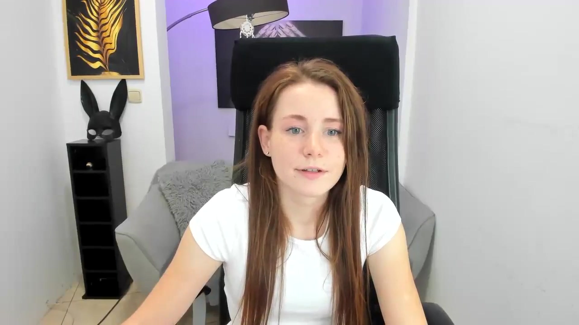 Gallery image thumbnail from Moonshinee's myfreecams stream on, 11/14/2024, 17:11 image 10 of 20