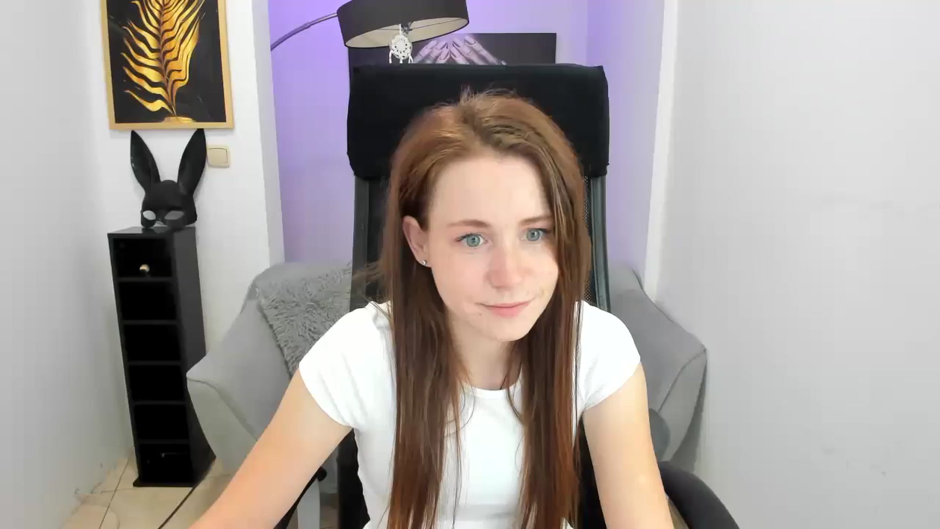 Gallery image thumbnail from Moonshinee's myfreecams stream on, 11/14/2024, 17:11 image 11 of 20
