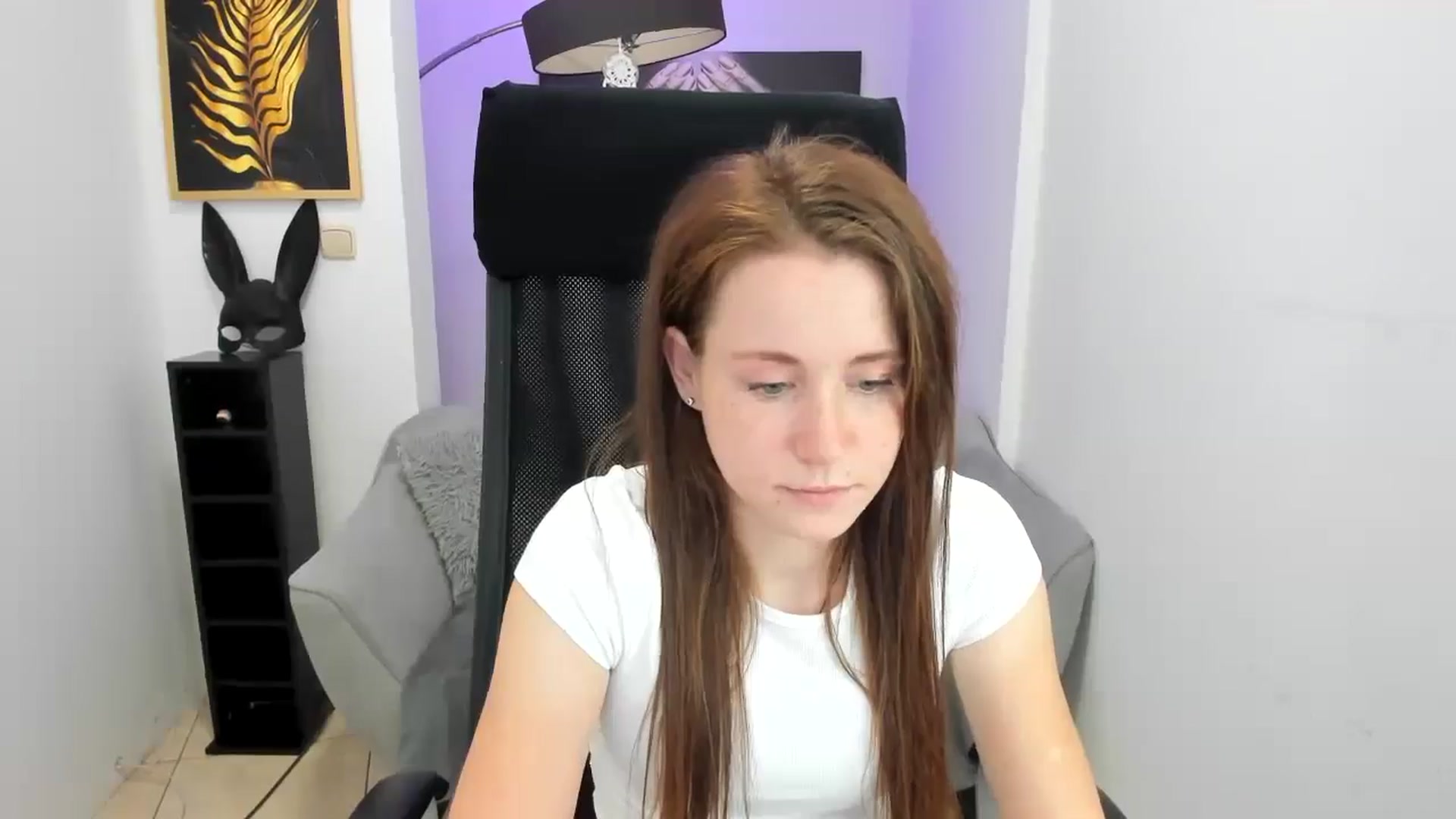 Gallery image thumbnail from Moonshinee's myfreecams stream on, 11/14/2024, 17:11 image 14 of 20