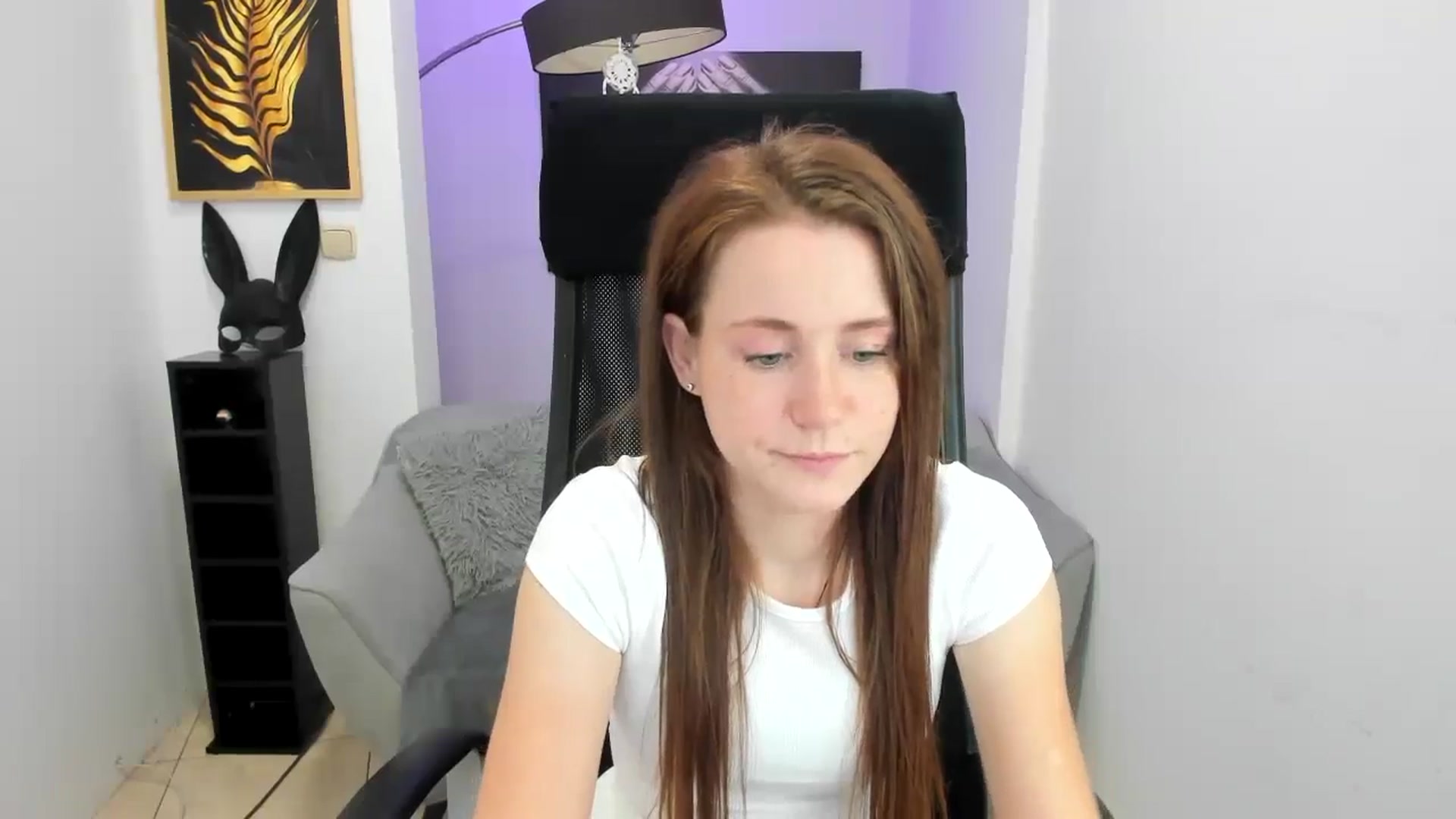 Gallery image thumbnail from Moonshinee's myfreecams stream on, 11/14/2024, 17:11 image 18 of 20