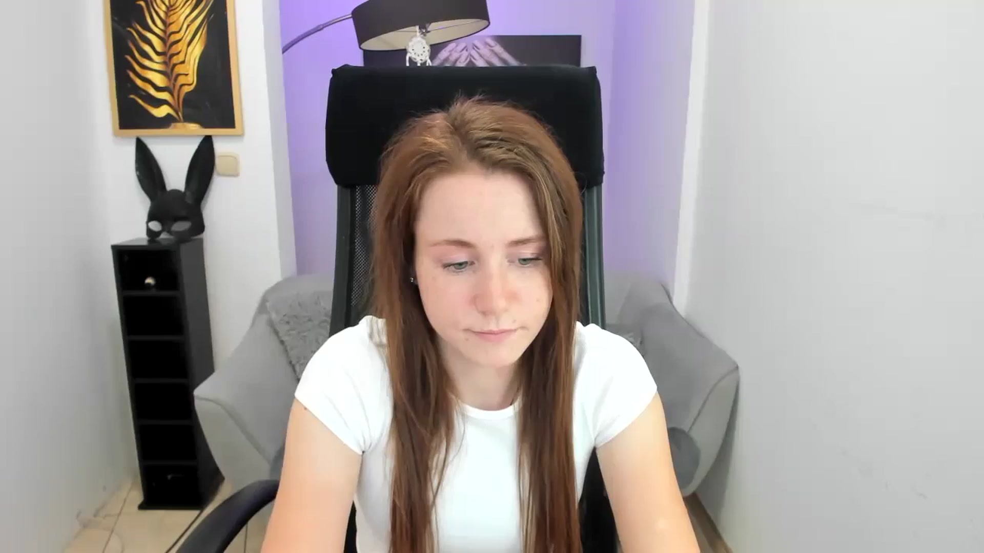 Gallery image thumbnail from Moonshinee's myfreecams stream on, 11/14/2024, 18:04 image 15 of 20