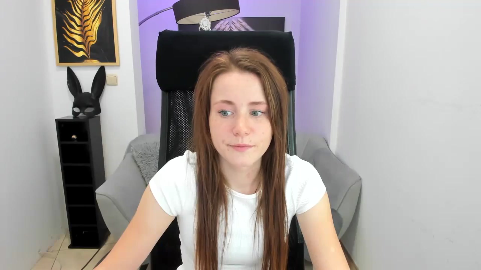 Gallery image thumbnail from Moonshinee's myfreecams stream on, 11/14/2024, 18:04 image 20 of 20
