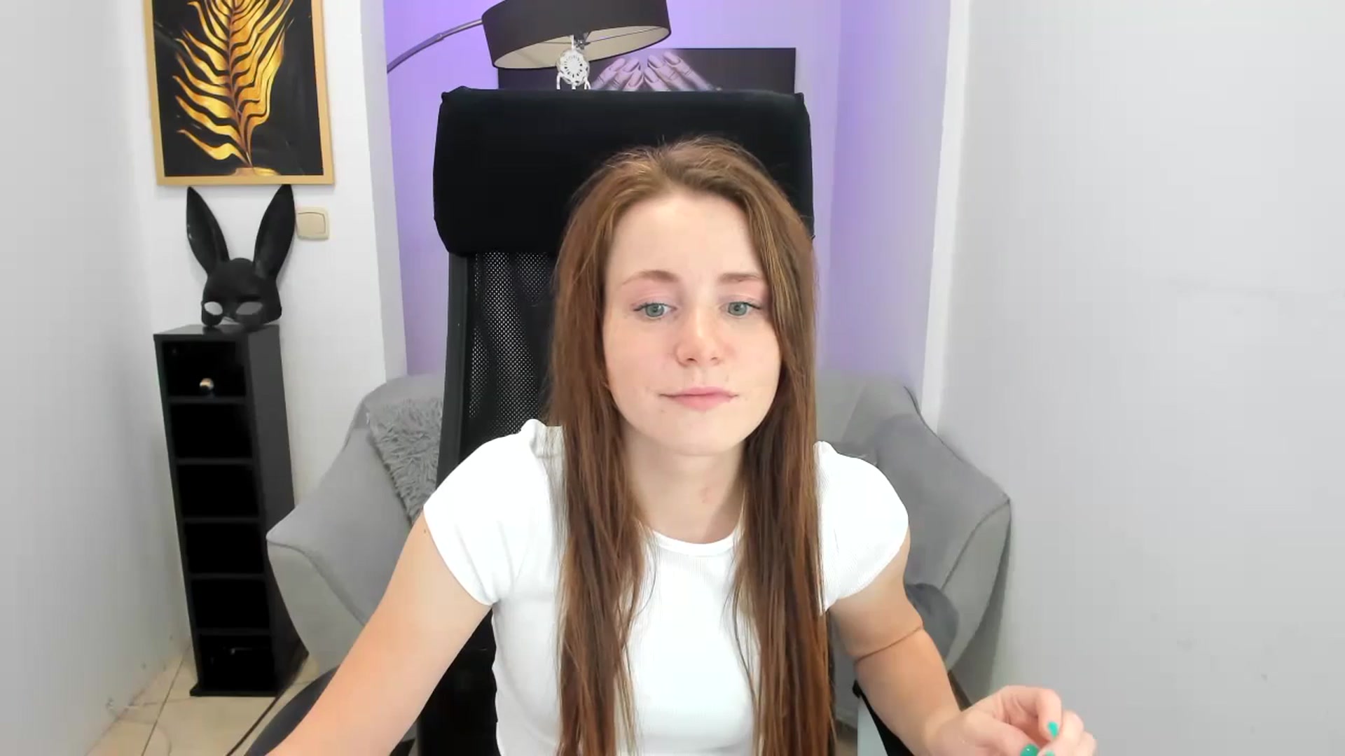 Gallery image thumbnail from Moonshinee's myfreecams stream on, 11/14/2024, 18:04 image 14 of 20