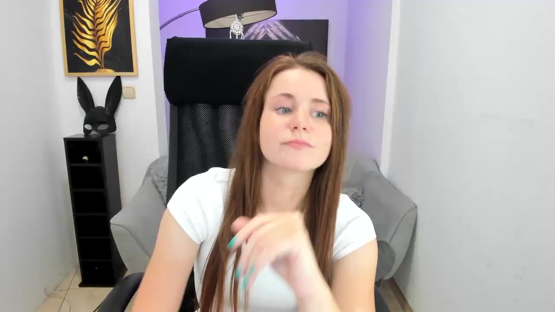Gallery image thumbnail from Moonshinee's myfreecams stream on, 11/14/2024, 18:04 image 9 of 20