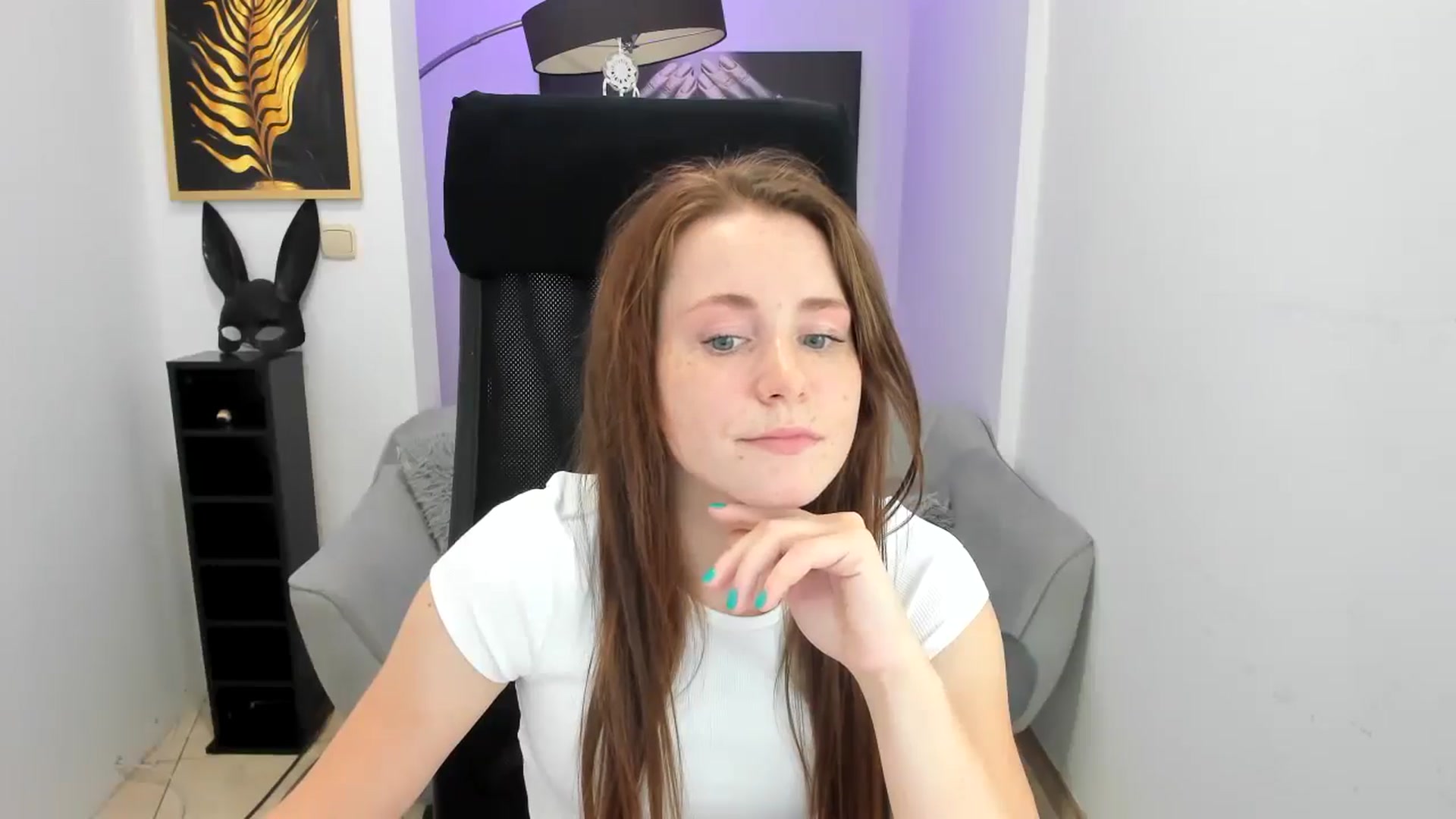 Gallery image thumbnail from Moonshinee's myfreecams stream on, 11/14/2024, 18:04 image 13 of 20