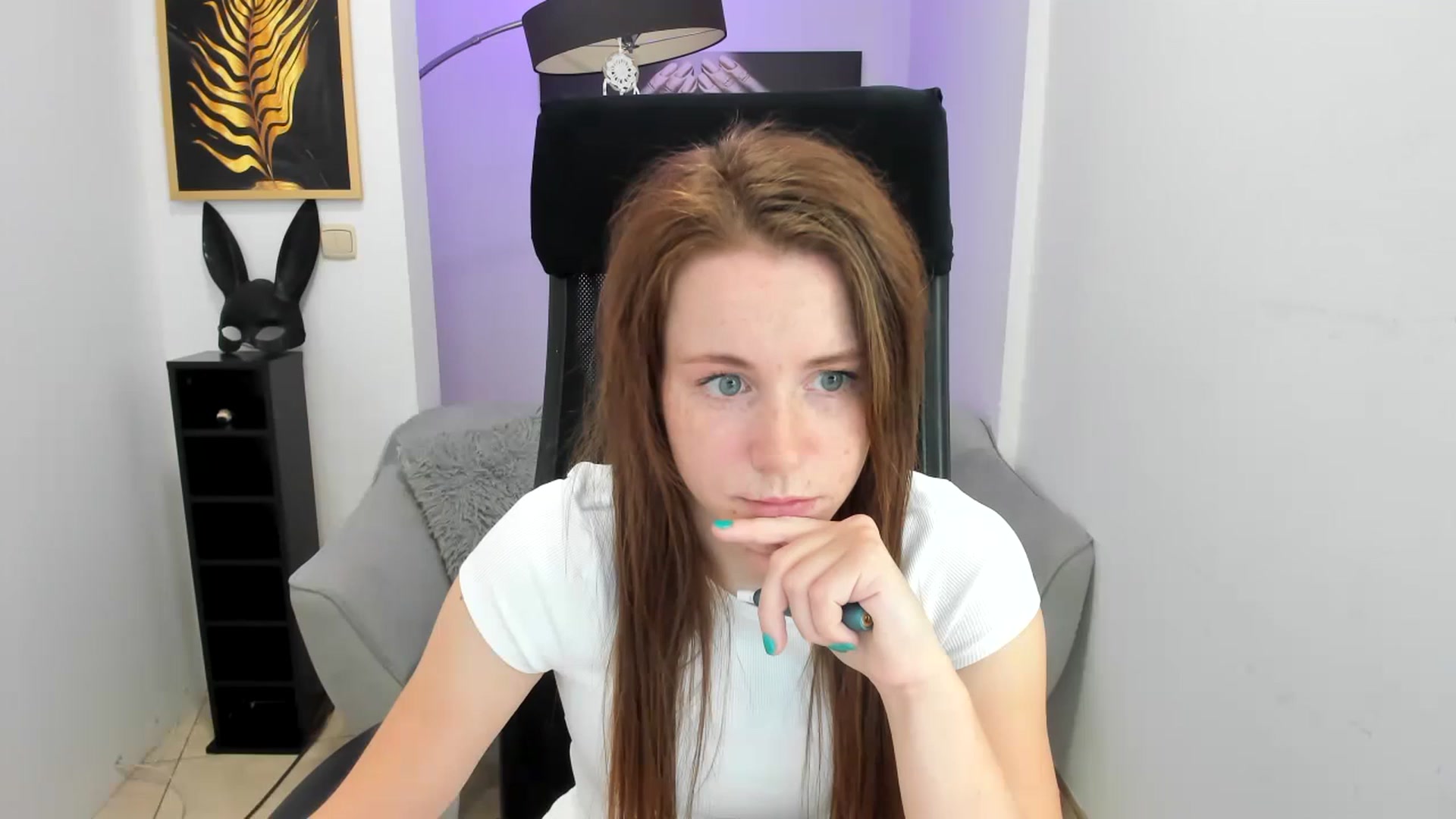 Gallery image thumbnail from Moonshinee's myfreecams stream on, 11/14/2024, 18:04 image 19 of 20