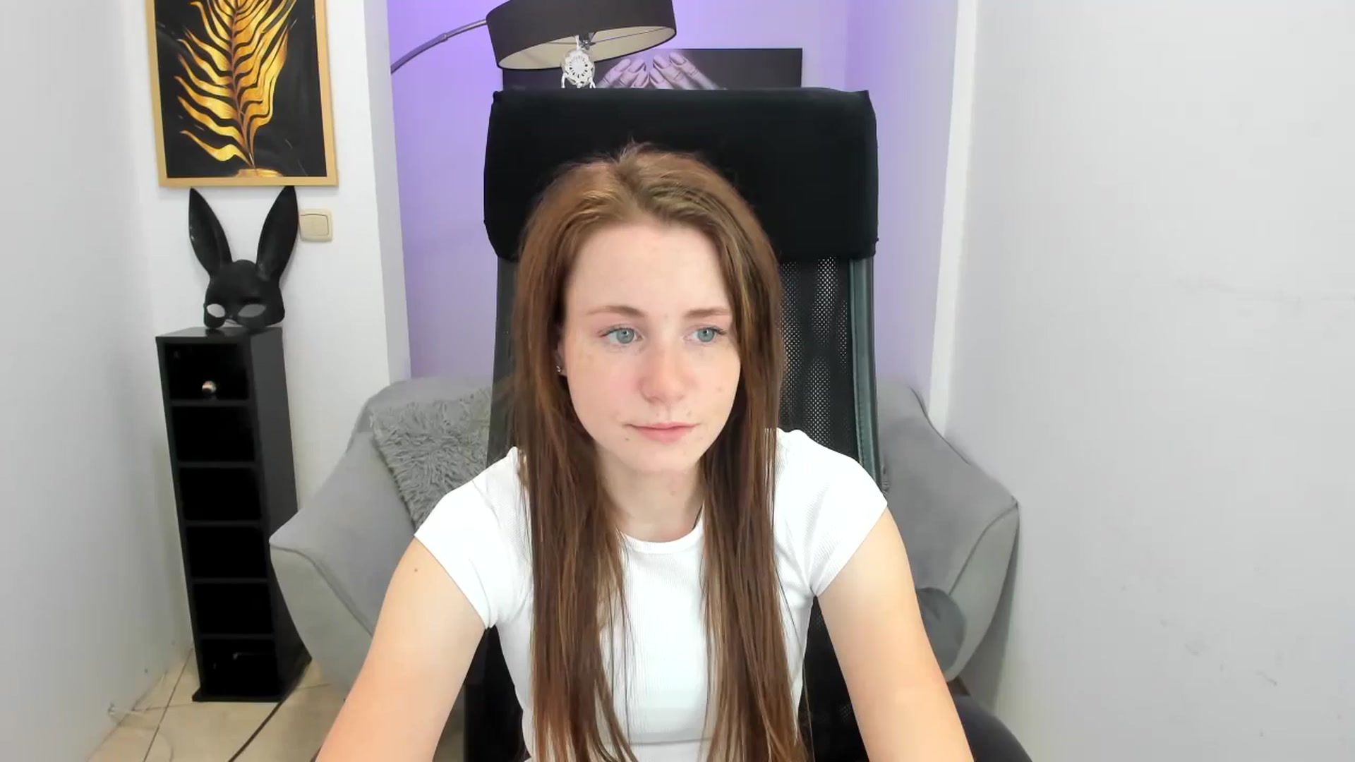 Gallery image thumbnail from Moonshinee's myfreecams stream on, 11/14/2024, 19:15 image 11 of 20