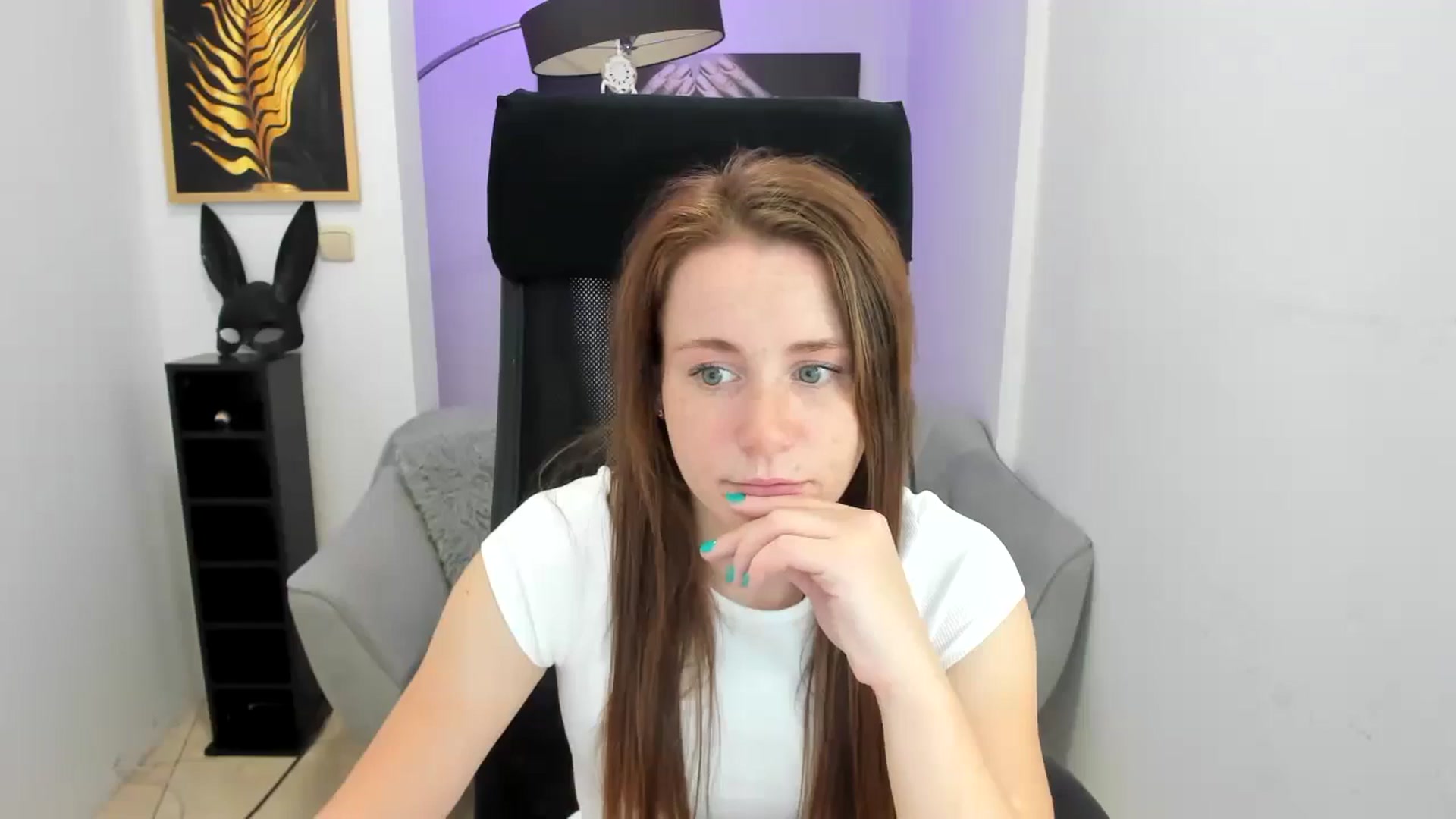 Gallery image thumbnail from Moonshinee's myfreecams stream on, 11/14/2024, 19:15 image 10 of 20