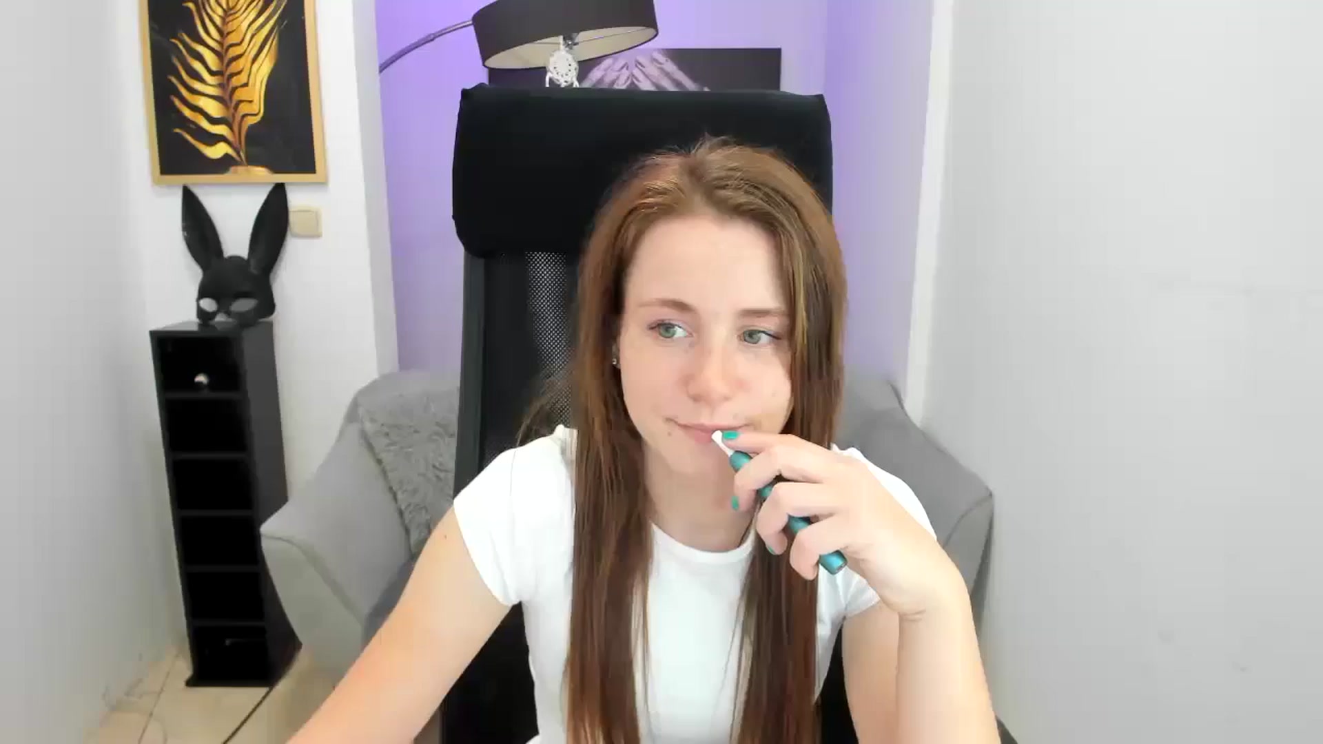 Gallery image thumbnail from Moonshinee's myfreecams stream on, 11/14/2024, 19:15 image 6 of 20