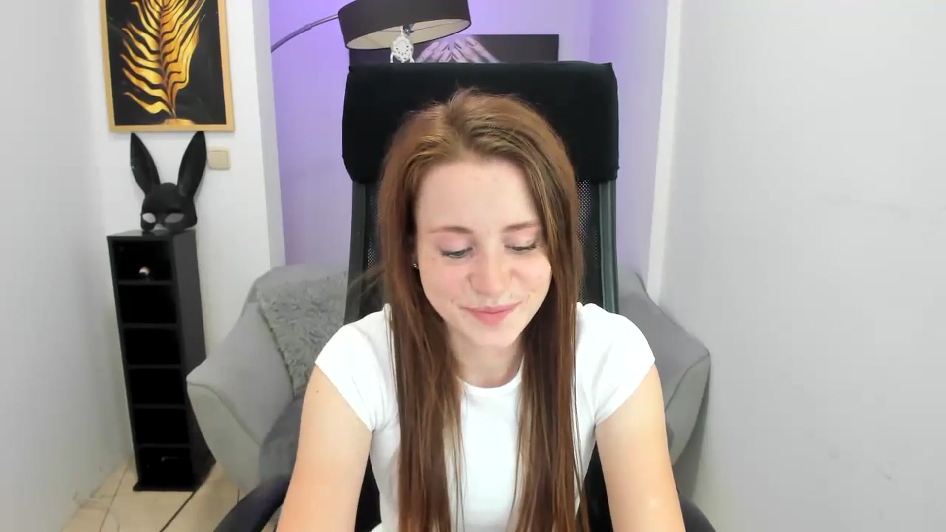 Gallery image thumbnail from Moonshinee's myfreecams stream on, 11/14/2024, 19:15 image 9 of 20