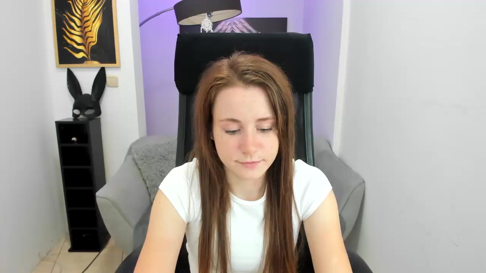 Gallery image thumbnail from Moonshinee's myfreecams stream on, 11/14/2024, 19:15 image 15 of 20