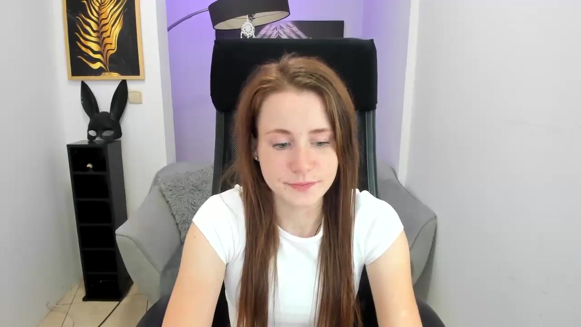 Gallery image thumbnail from Moonshinee's myfreecams stream on, 11/14/2024, 19:15 image 5 of 20