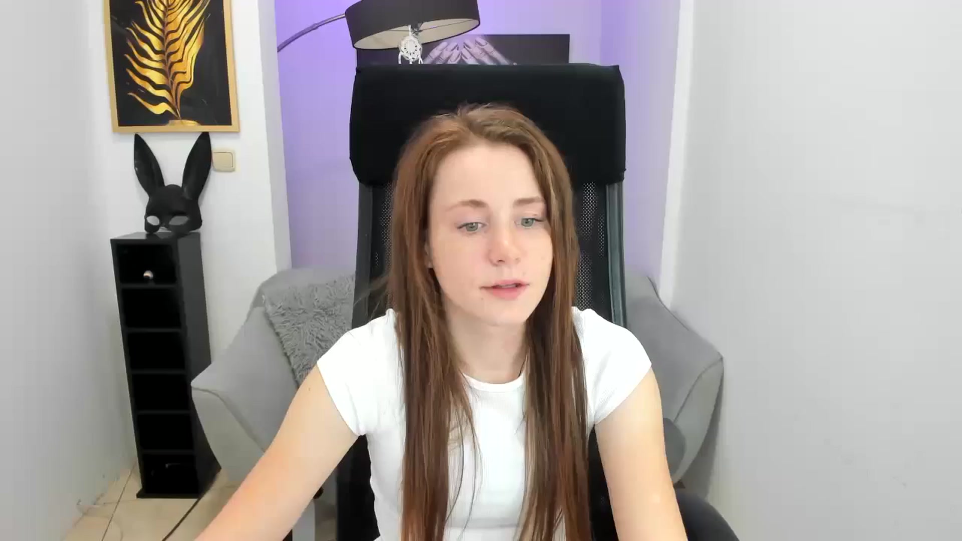 Gallery image thumbnail from Moonshinee's myfreecams stream on, 11/14/2024, 19:15 image 13 of 20