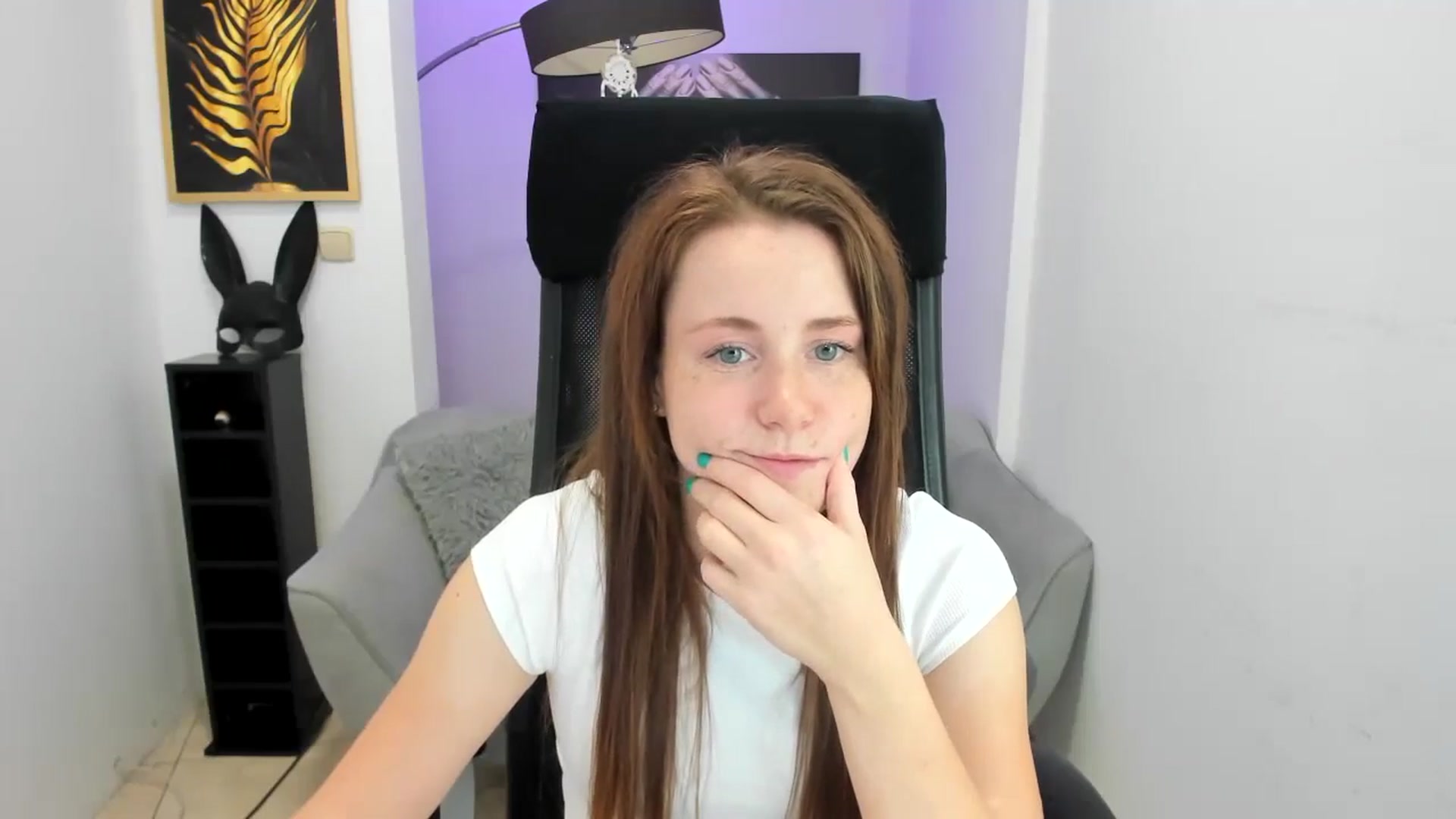 Gallery image thumbnail from Moonshinee's myfreecams stream on, 11/14/2024, 19:15 image 16 of 20
