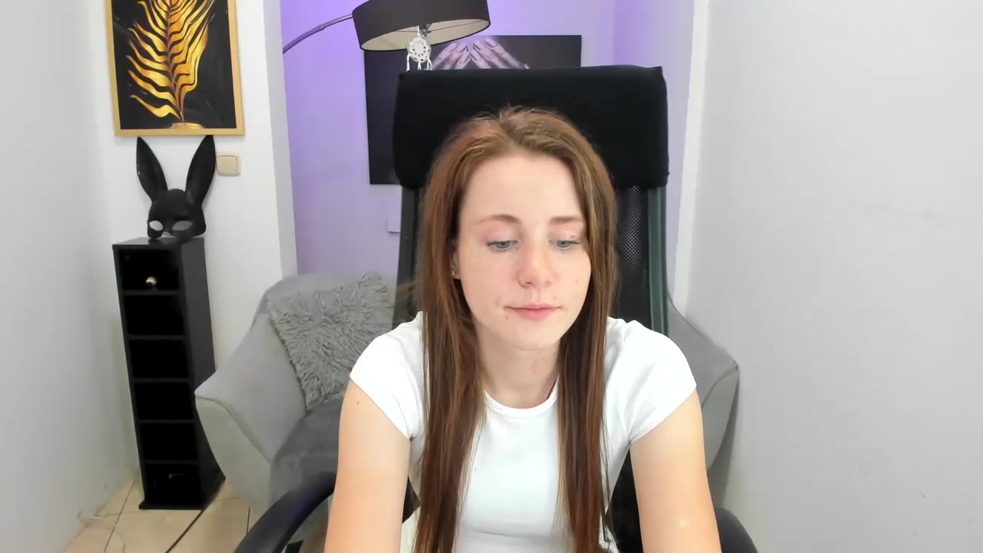 Gallery image thumbnail from Moonshinee's myfreecams stream on, 11/14/2024, 19:15 image 7 of 20