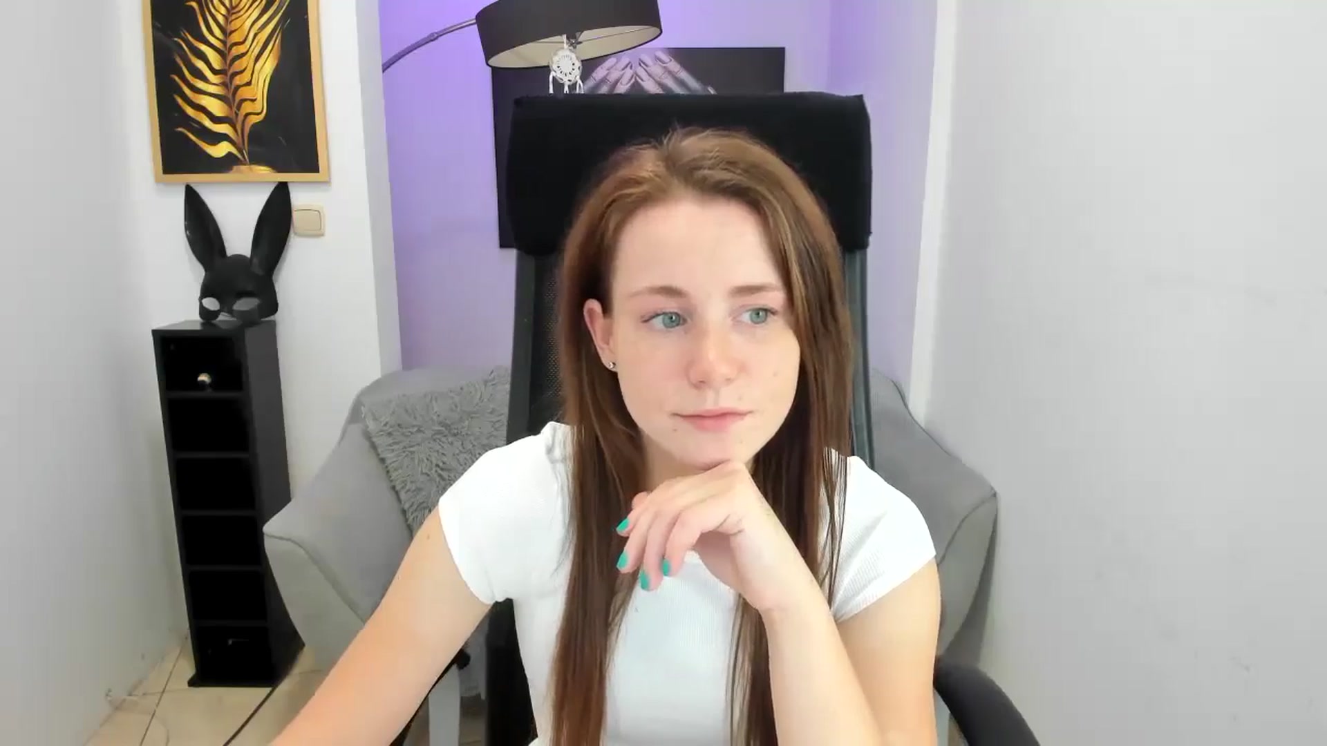 Gallery image thumbnail from Moonshinee's myfreecams stream on, 11/14/2024, 19:15 image 3 of 20