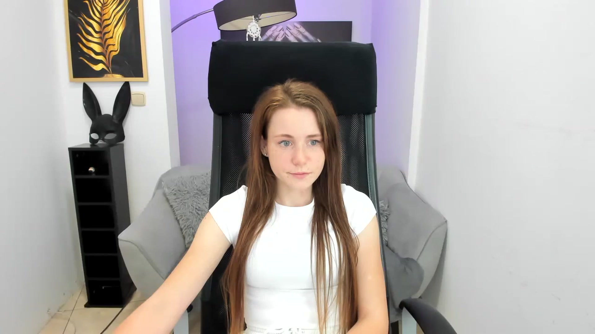 Gallery image thumbnail from Moonshinee's myfreecams stream on, 11/14/2024, 19:15 image 4 of 20