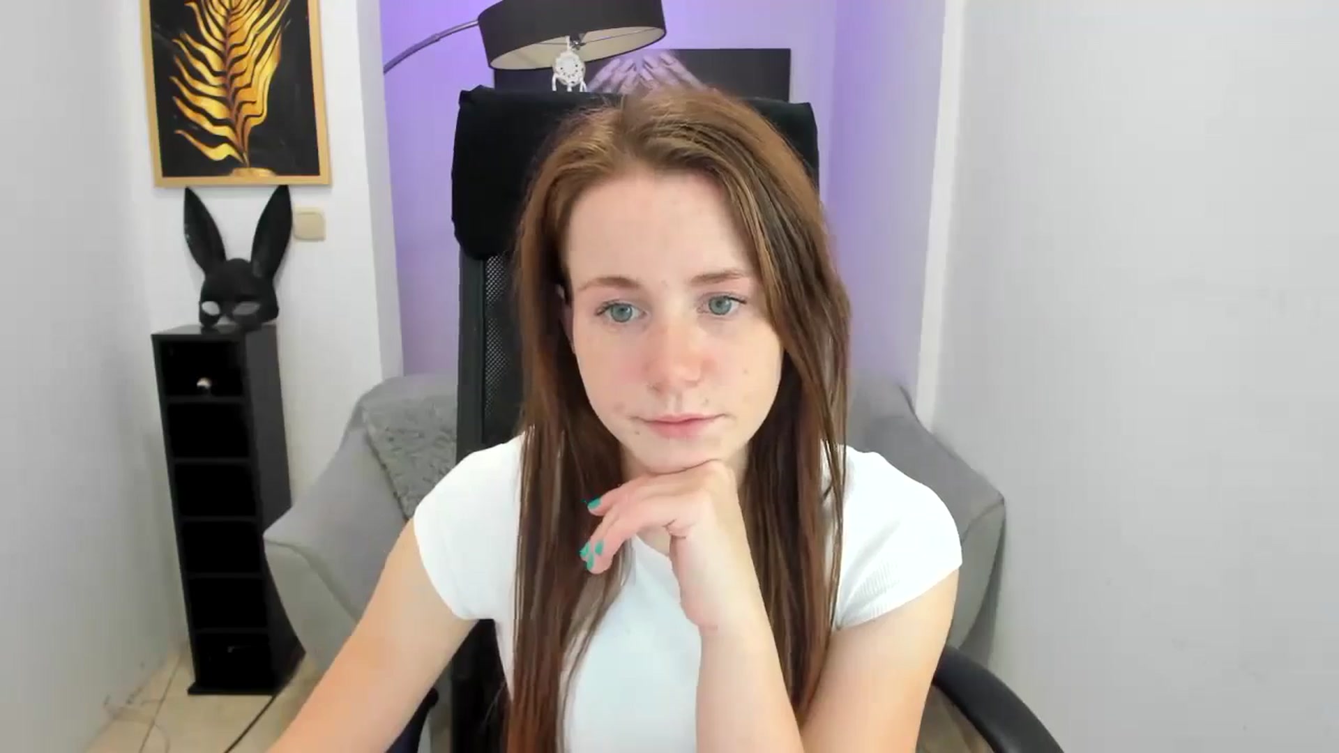 Gallery image thumbnail from Moonshinee's myfreecams stream on, 11/14/2024, 19:15 image 2 of 20