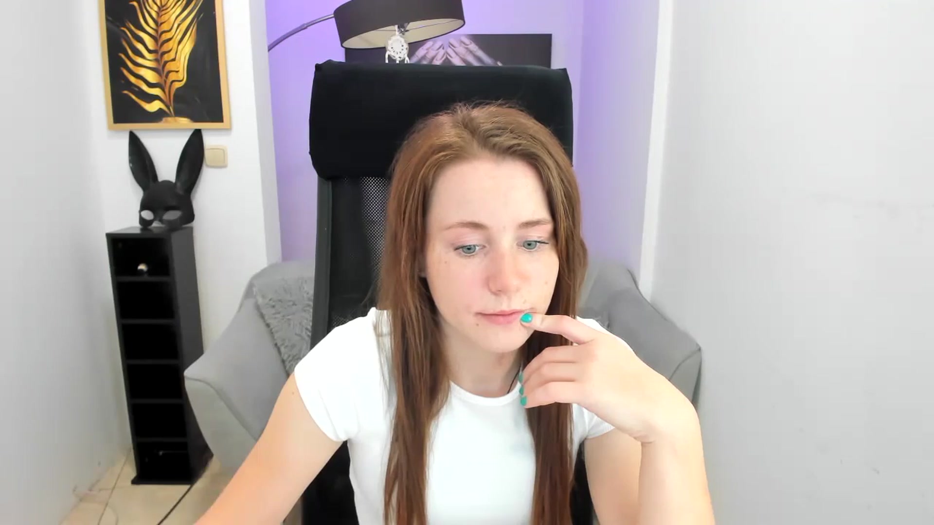 Gallery image thumbnail from Moonshinee's myfreecams stream on, 11/14/2024, 19:51 image 4 of 20