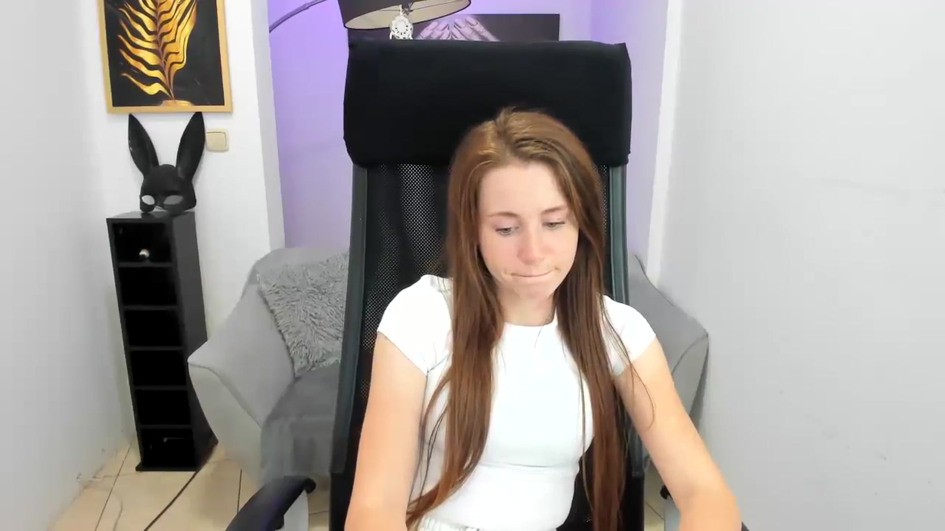 Gallery image thumbnail from Moonshinee's myfreecams stream on, 11/14/2024, 19:51 image 17 of 20