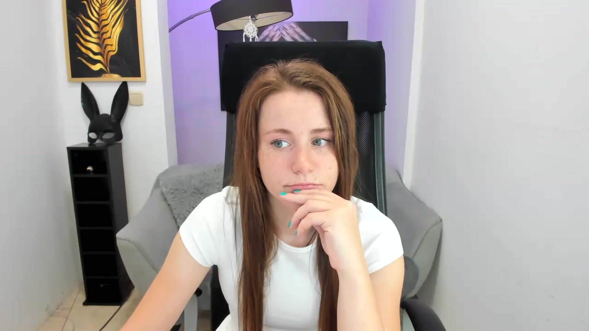 Gallery image thumbnail from Moonshinee's myfreecams stream on, 11/14/2024, 19:51 image 12 of 20