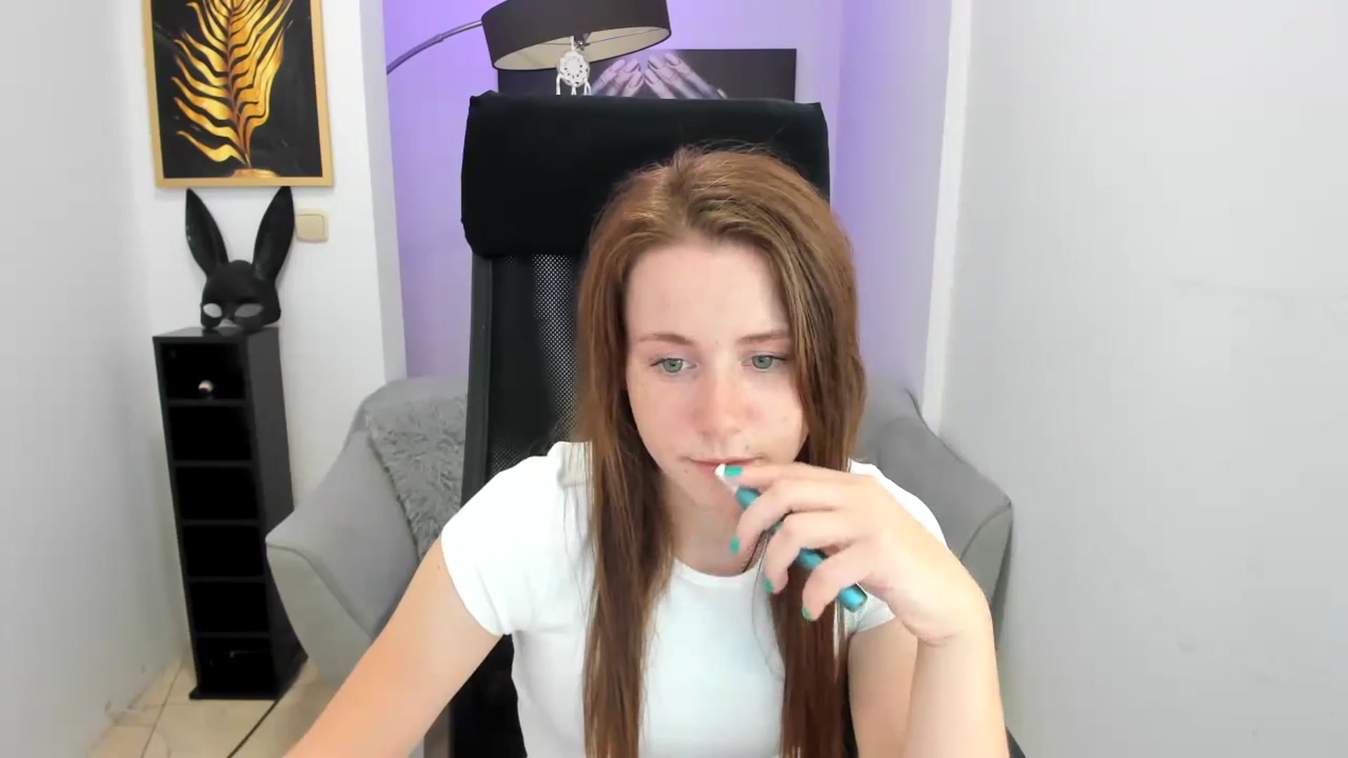 Gallery image thumbnail from Moonshinee's myfreecams stream on, 11/14/2024, 19:51 image 8 of 20