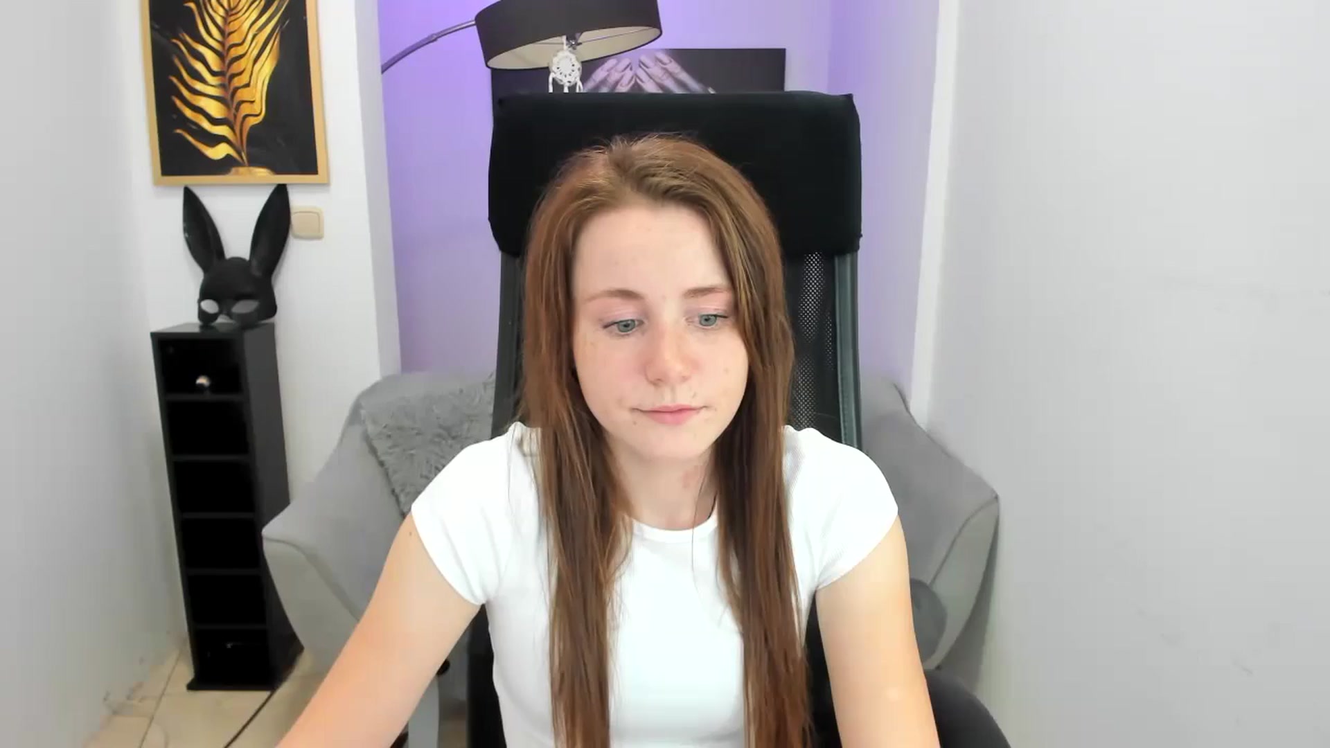 Gallery image thumbnail from Moonshinee's myfreecams stream on, 11/14/2024, 19:51 image 11 of 20