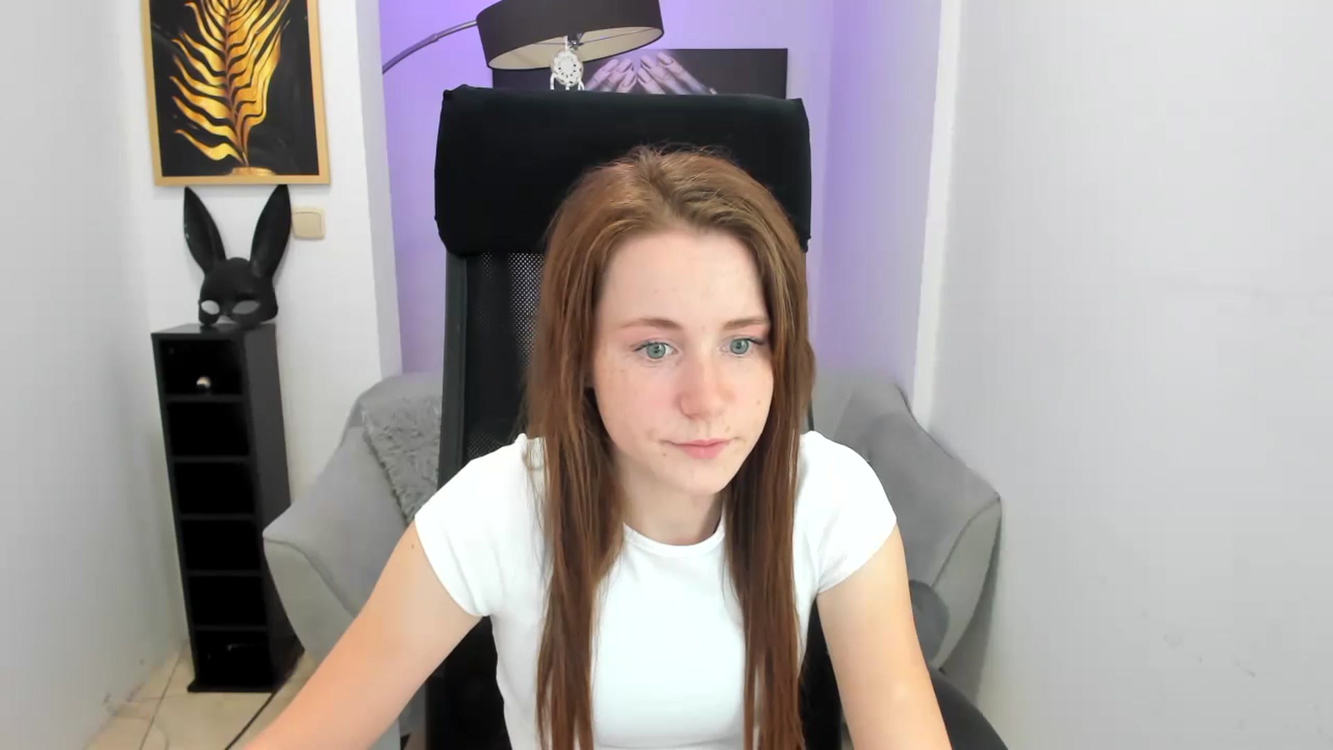 Gallery image thumbnail from Moonshinee's myfreecams stream on, 11/14/2024, 19:51 image 3 of 20