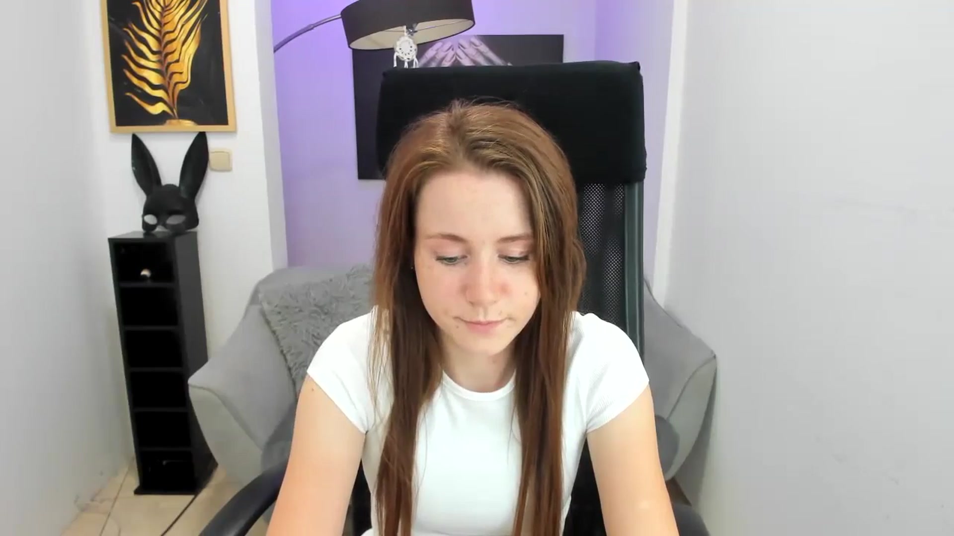Gallery image thumbnail from Moonshinee's myfreecams stream on, 11/14/2024, 19:51 image 2 of 20